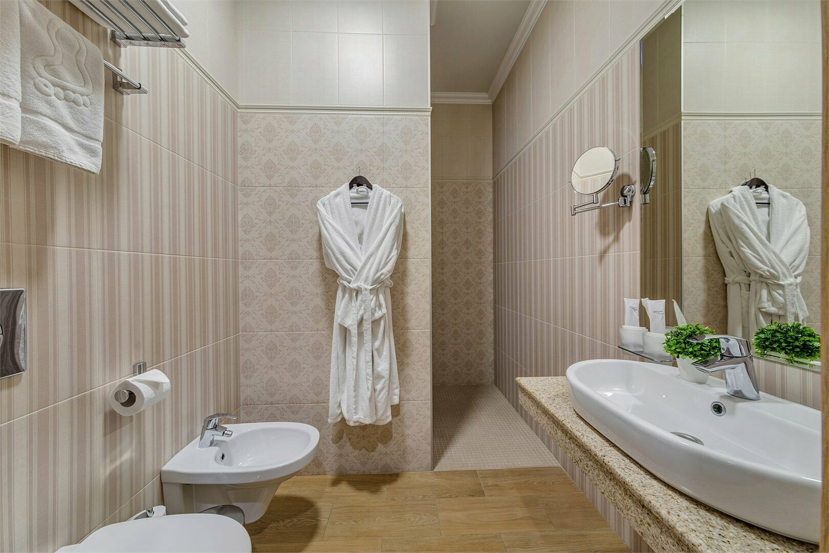 Большой Стандарт с балконом на 1 м этаже