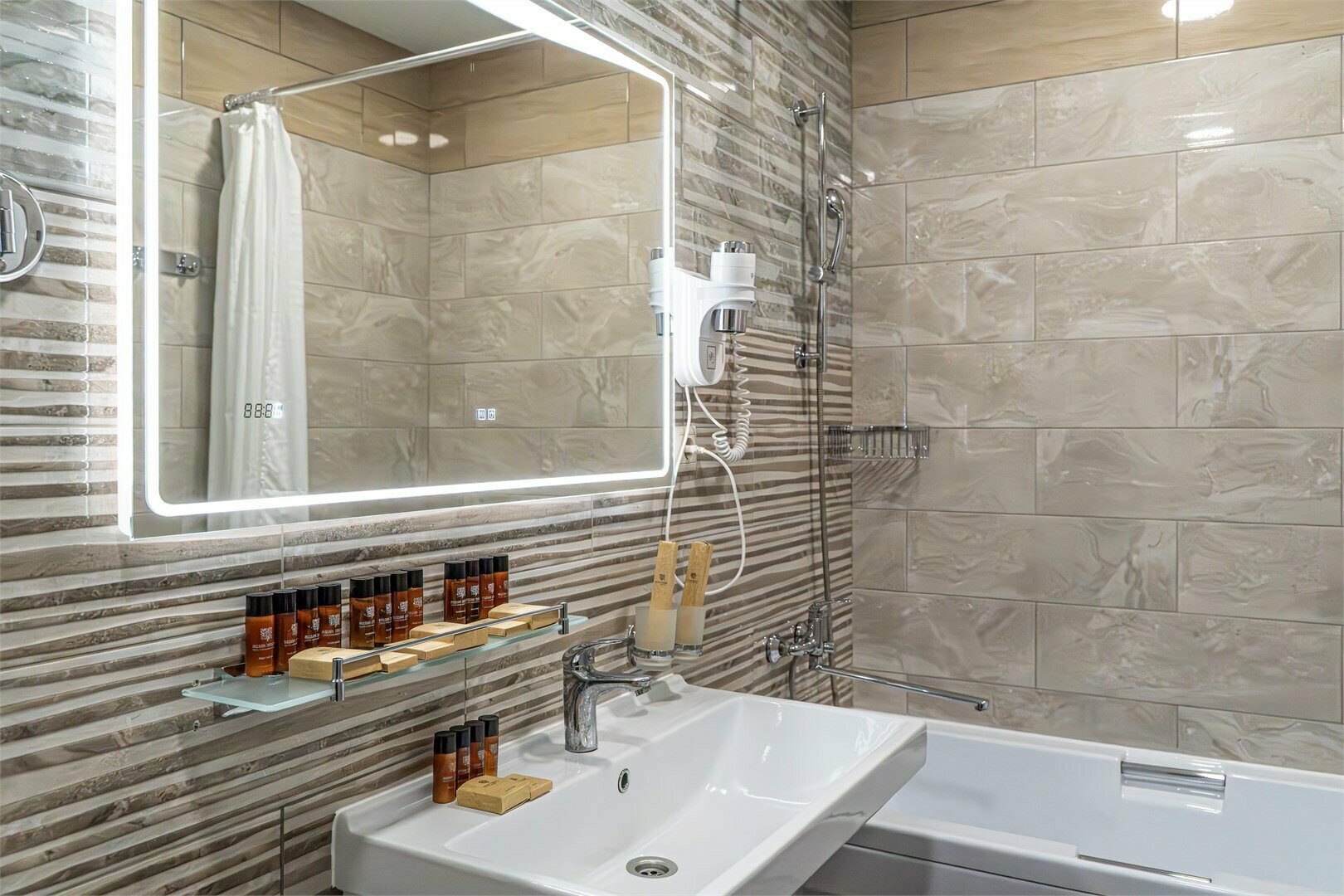 Джуниор сьют