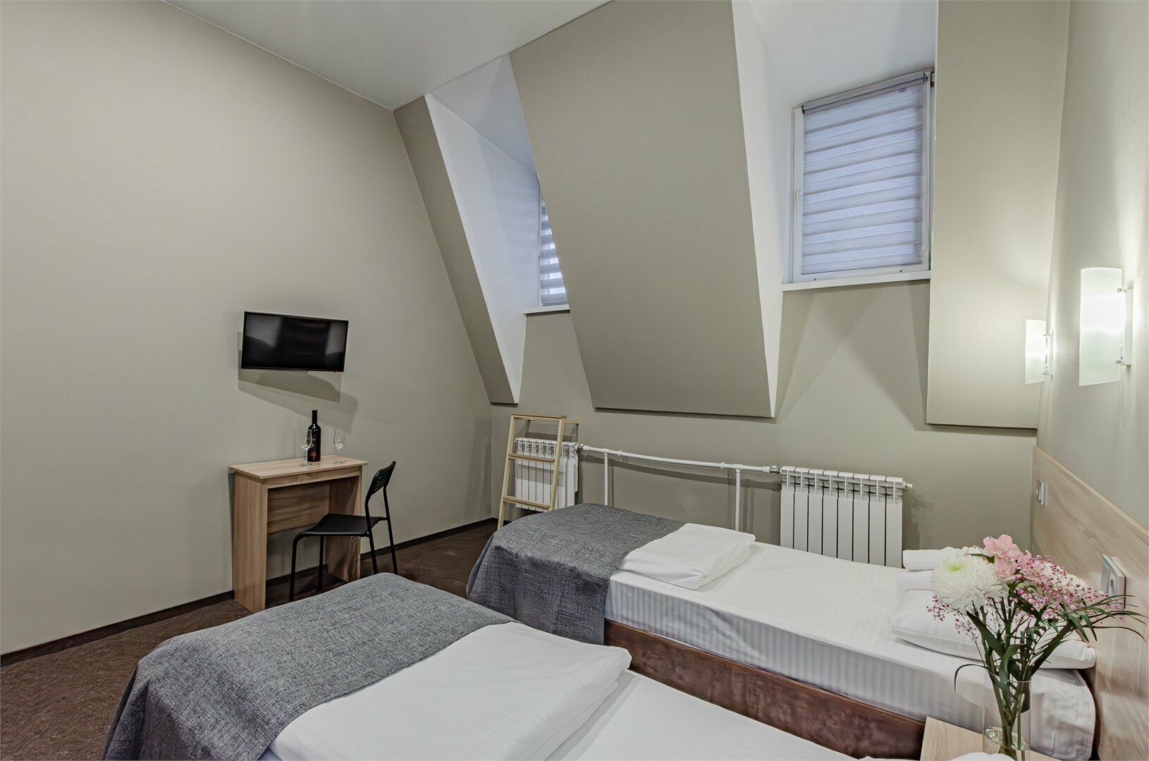 Номер с 2 раздельными кроватями на мансарде