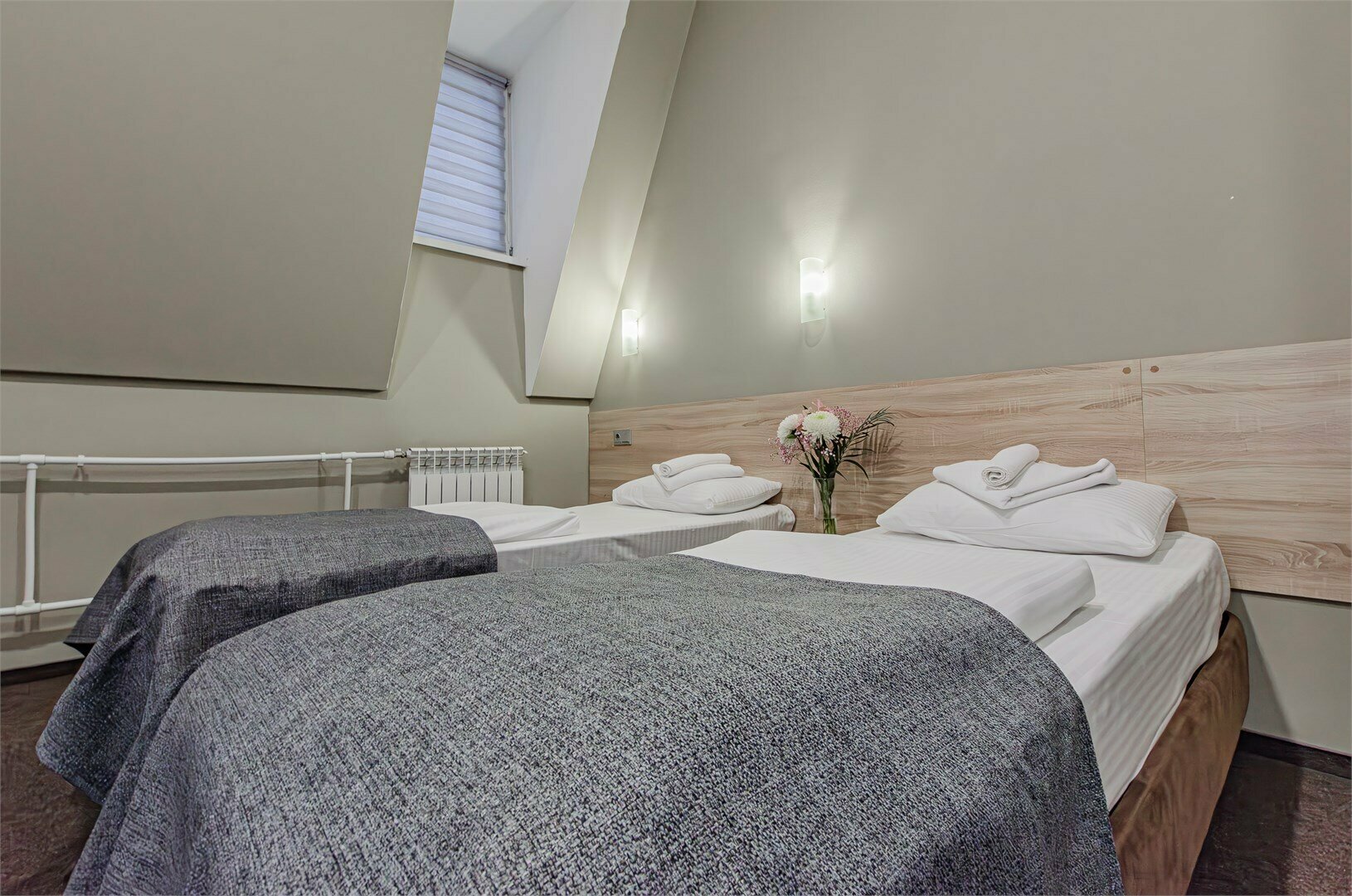 Номер с 2 раздельными кроватями на мансарде