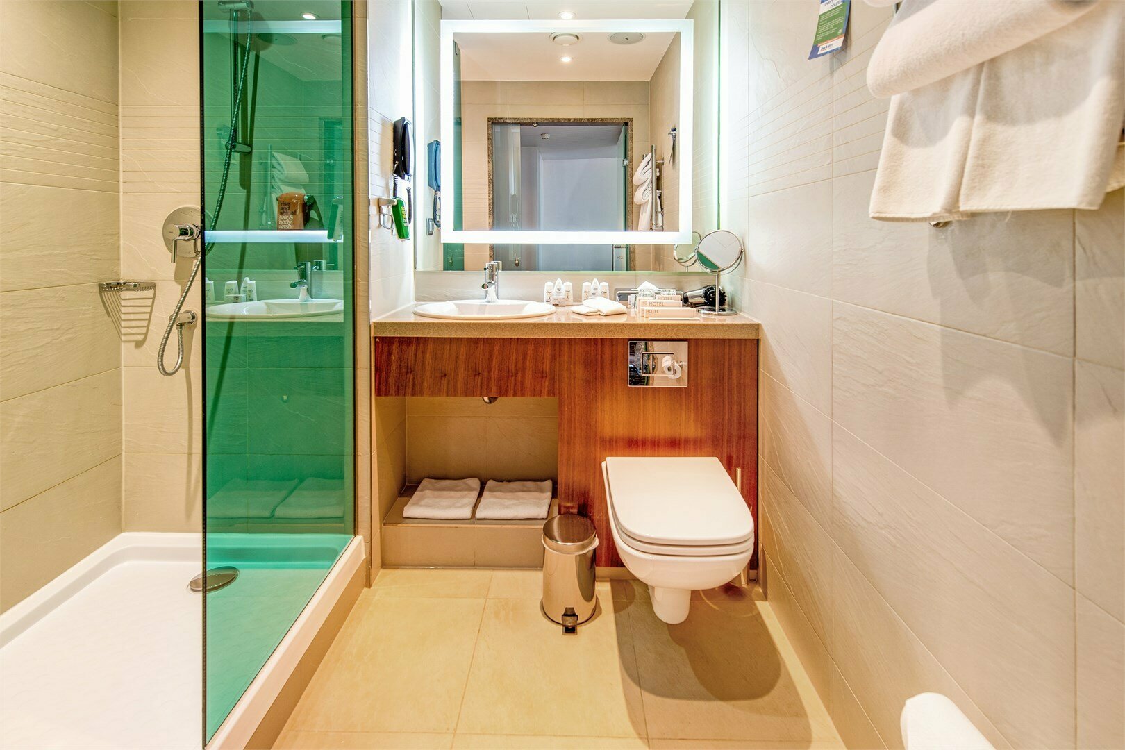 Улучшенный с видом на взлетно-посадочную полосу