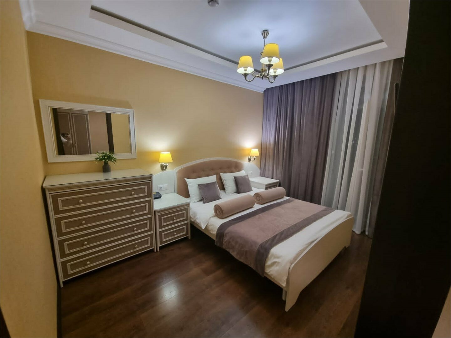 Люкс с балконом и видом на парк Up