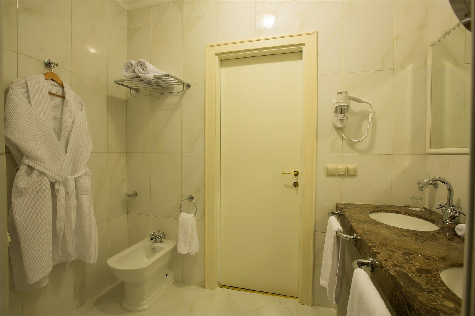 Джуниор сюит с видом на двор