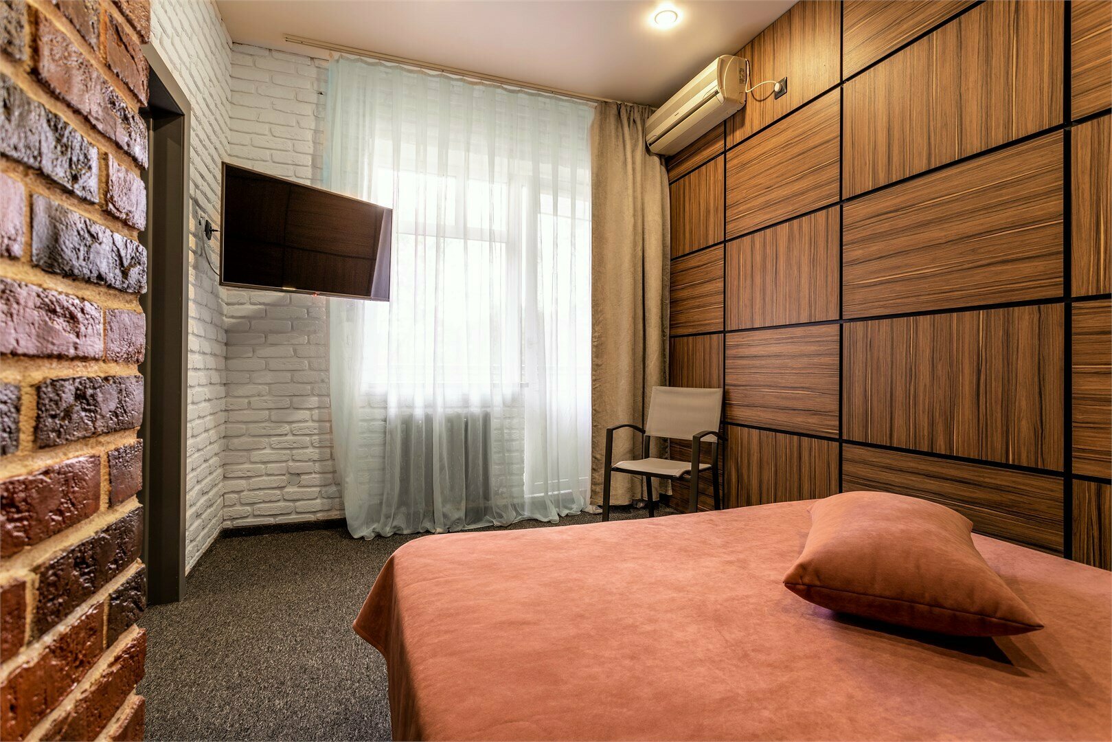 Люкс с кроватью размера «king-size», балконом и видом на море