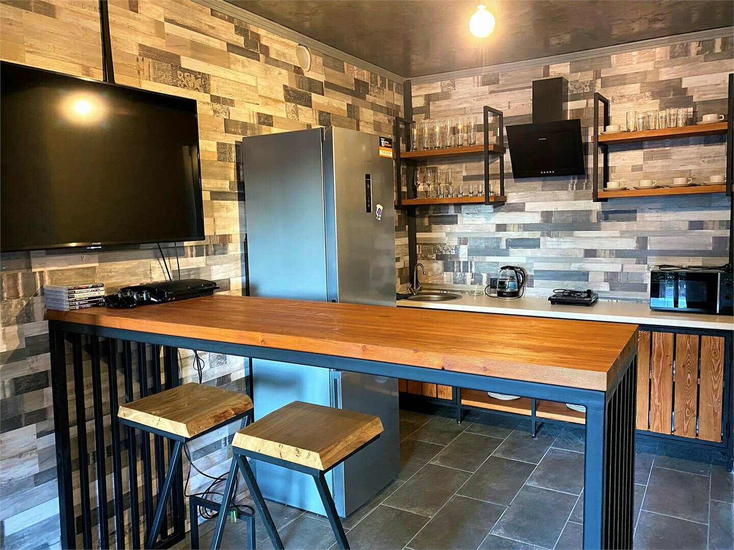 Номер студио двухместный с видом на бассейн без балкона