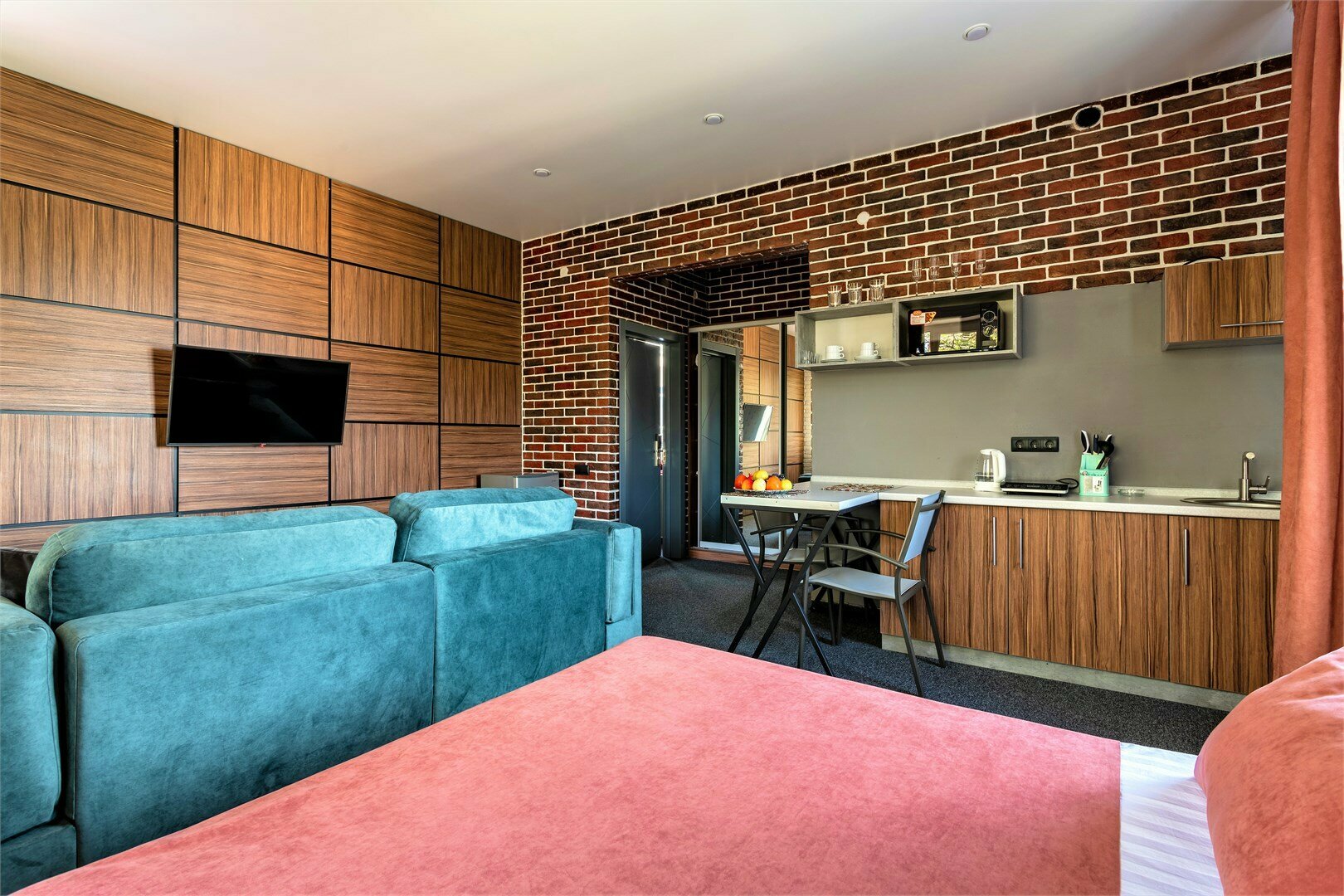 Номер-студио с видом на море и балконом