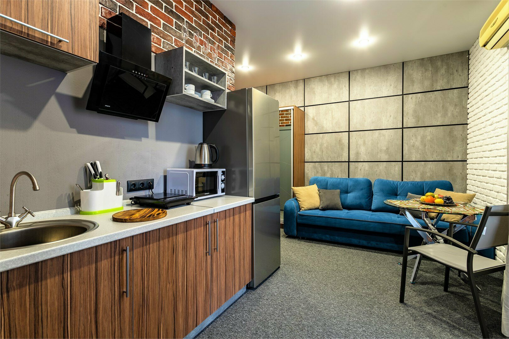 Люкс с кроватью размера «king-size», балконом и видом на море