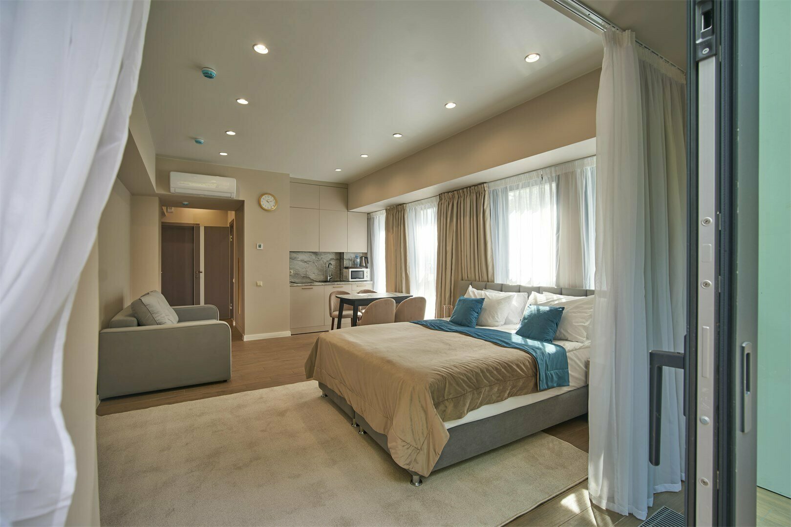 Полулюкс с террасой