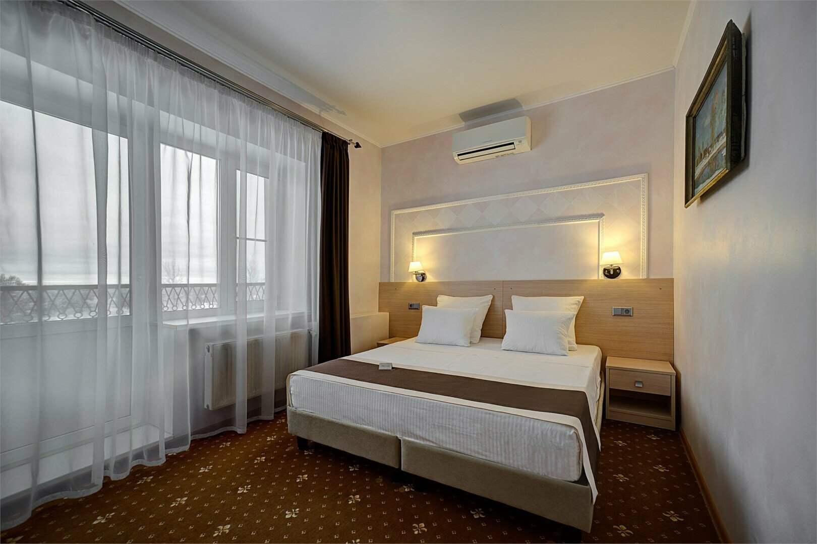 Джуниор Сюит