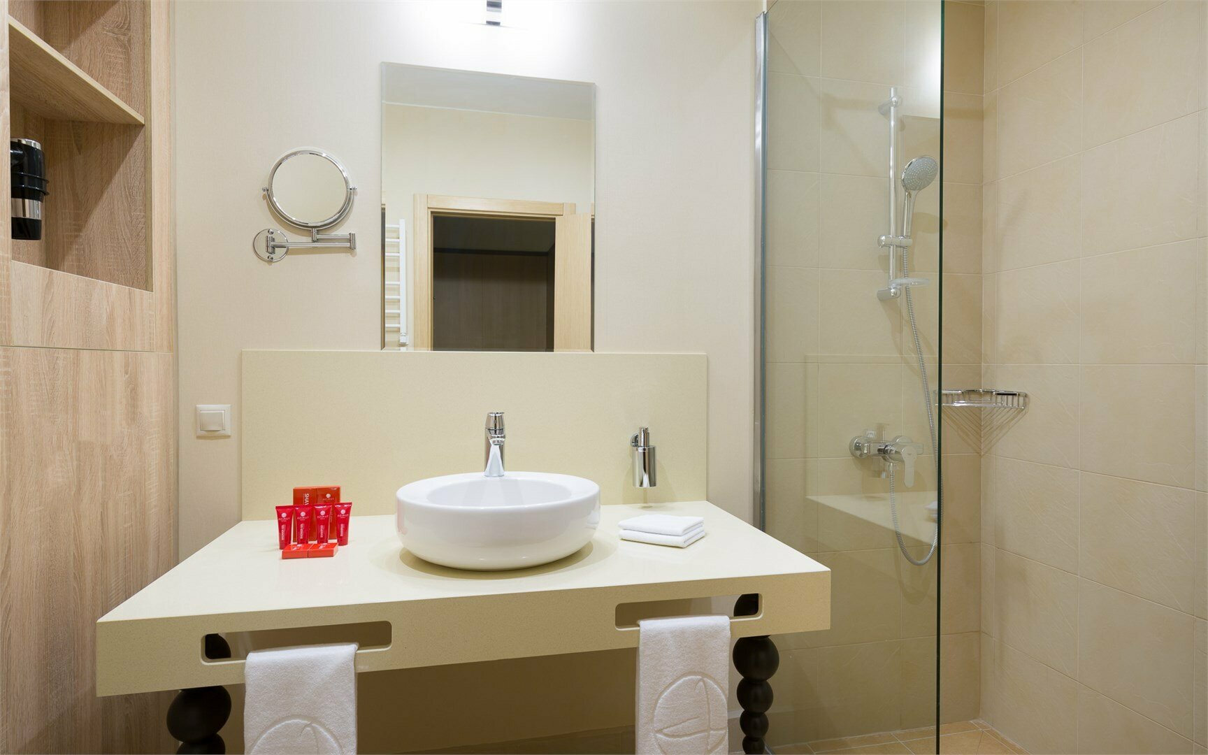 Супериор с балконом и двумя раздельными кроватями