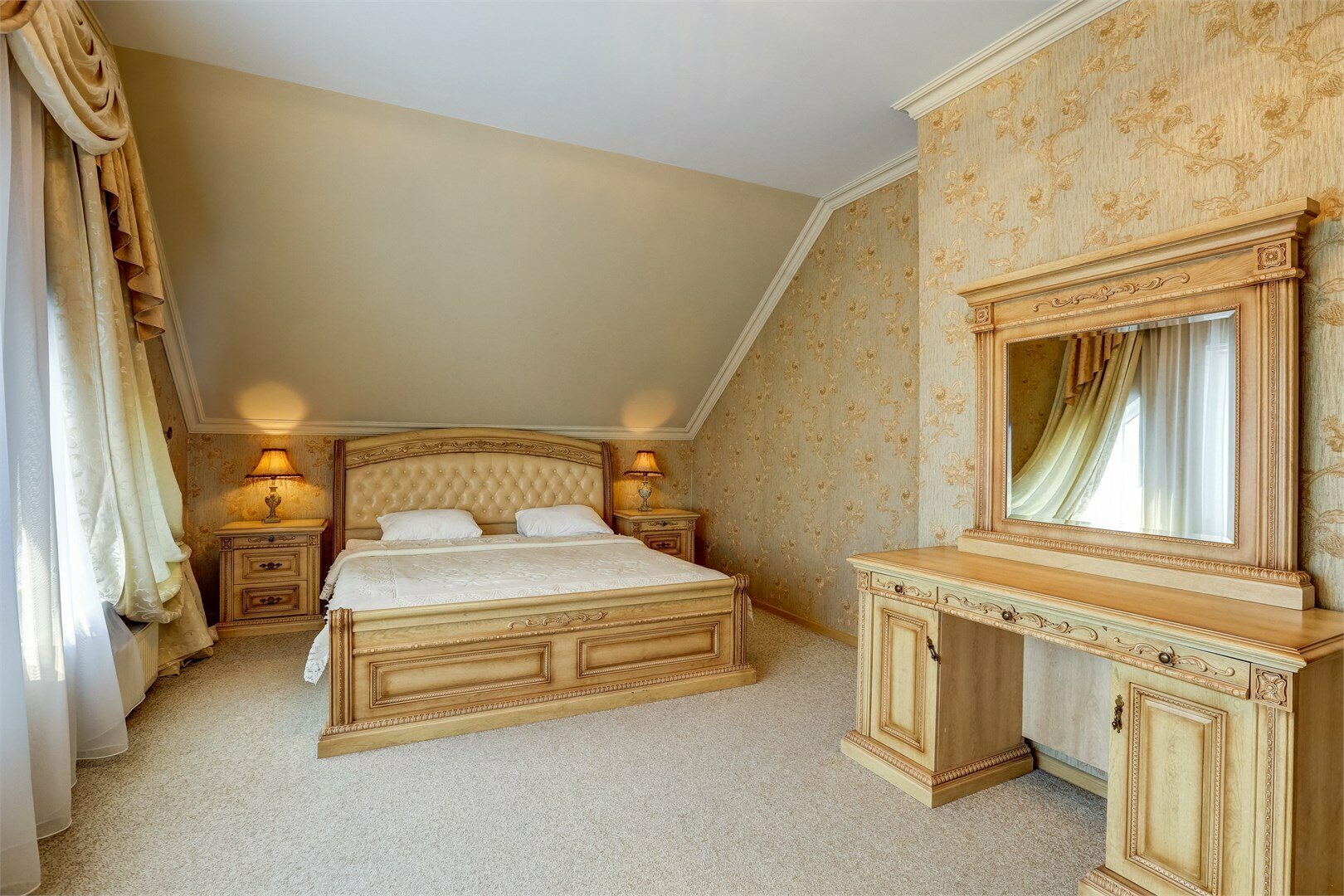 Номер VIP Люкс