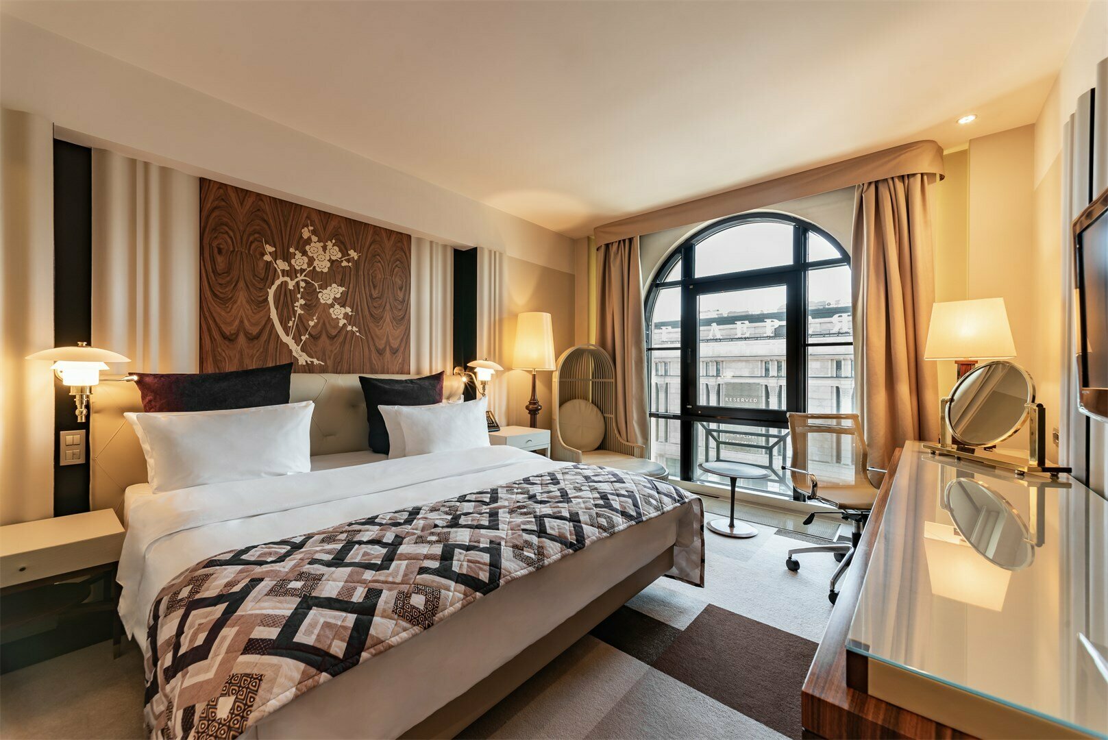 Улучшенный номер с Французским окном