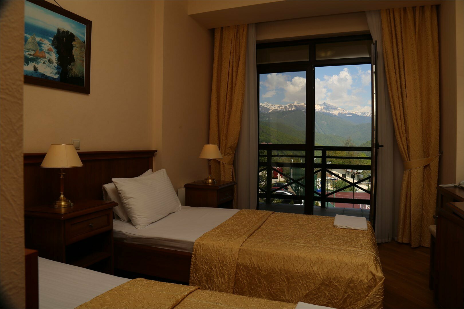 Корпус № 5. Стандарт с балконом (две односпальные кровати)