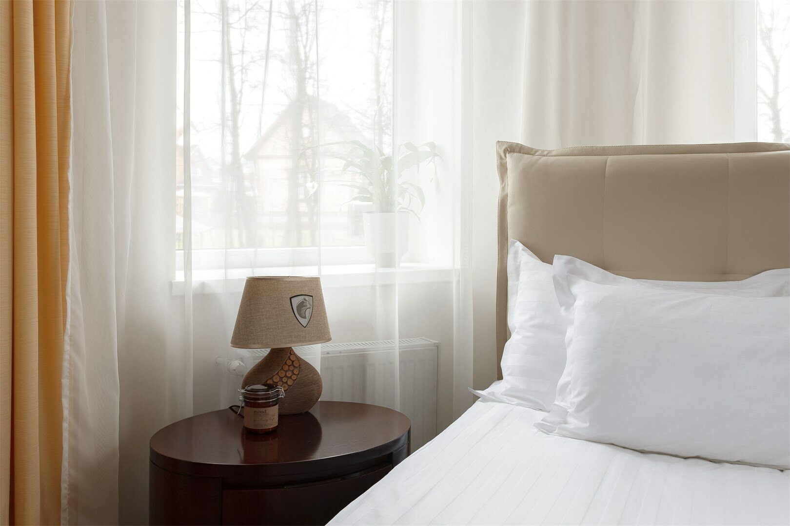 Улучшенный номер "Семицветик" с одной большой кроватью