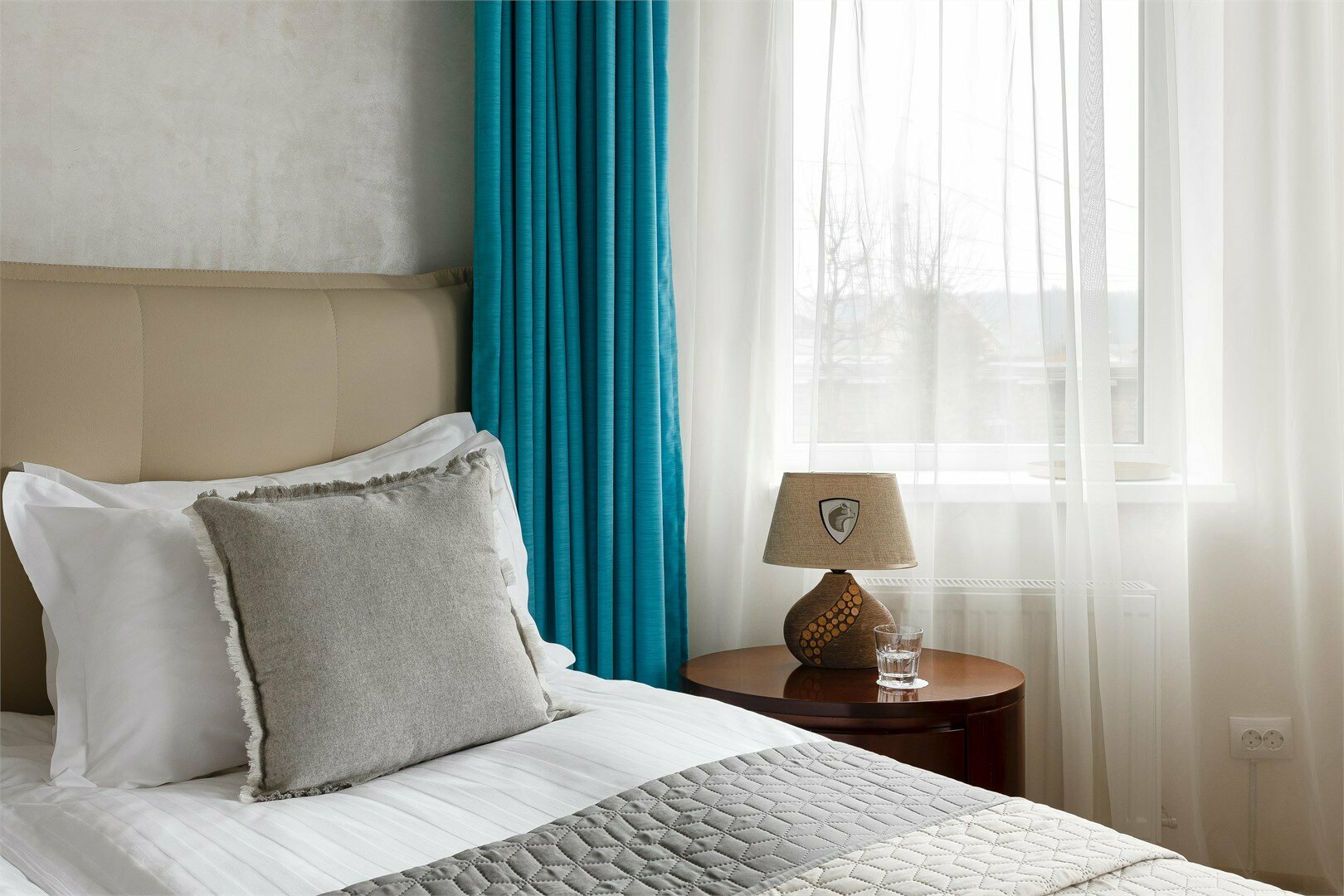 Номер "Семицветик" с одной большой кроватью