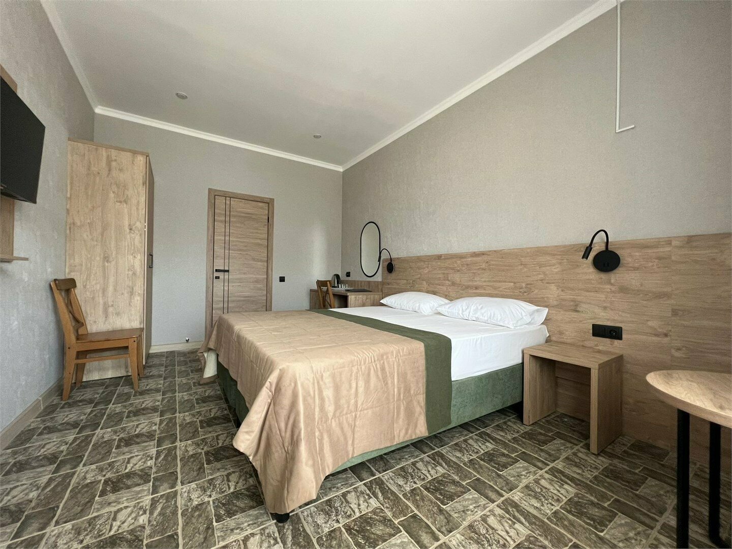 2-х. местный  "Стандарт" с выходом к  4 термальным бассейнам