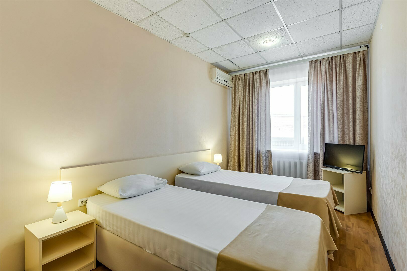 Двухкомнатный номер бизнес-класса с раздельными кроватями