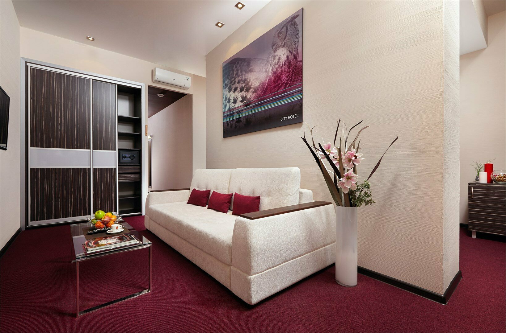 Джуниор Сюит