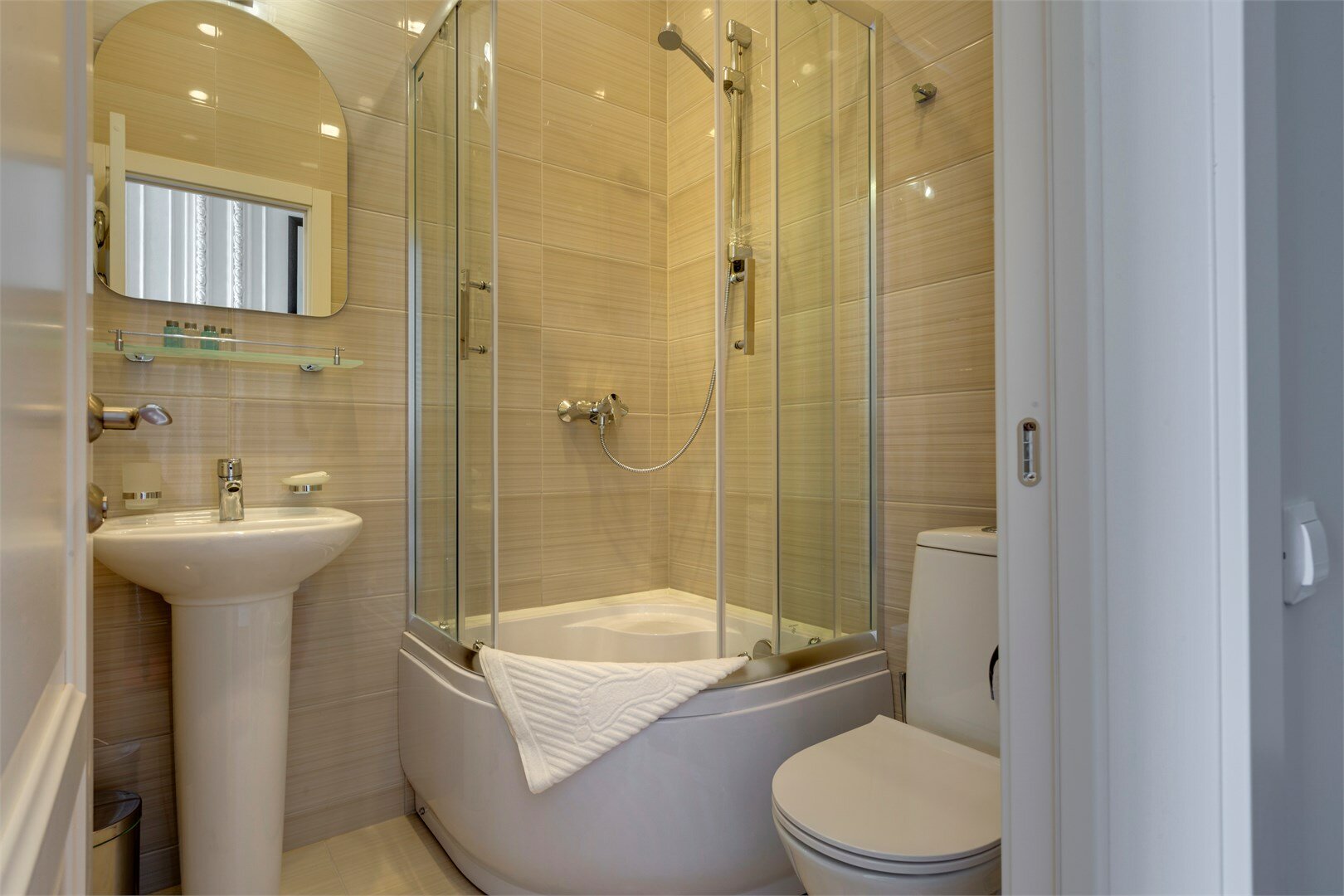 Делюкс с 1 или 2 кроватями и видом на город