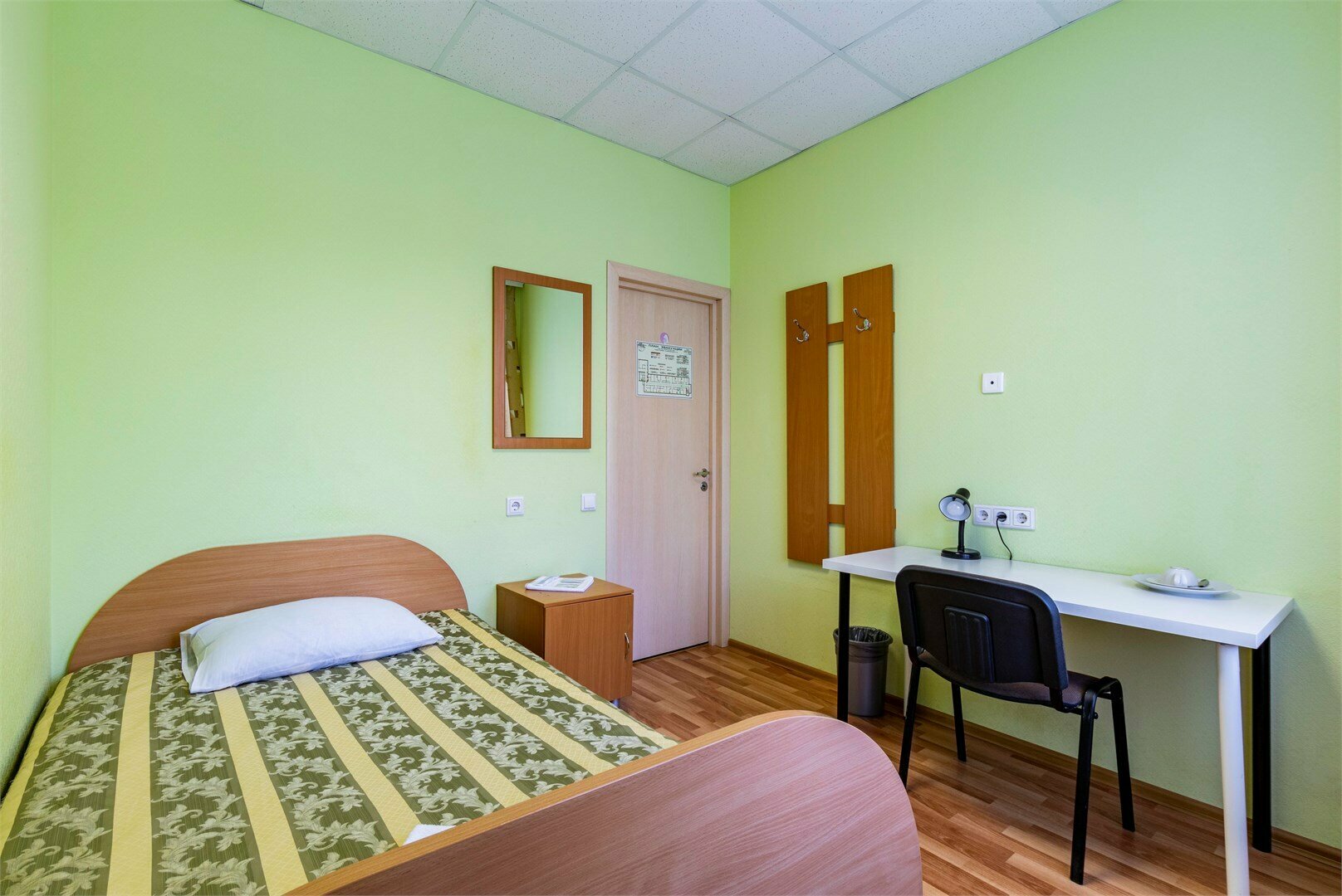 Одноместный номер РЕТРО с удобствами в блоке