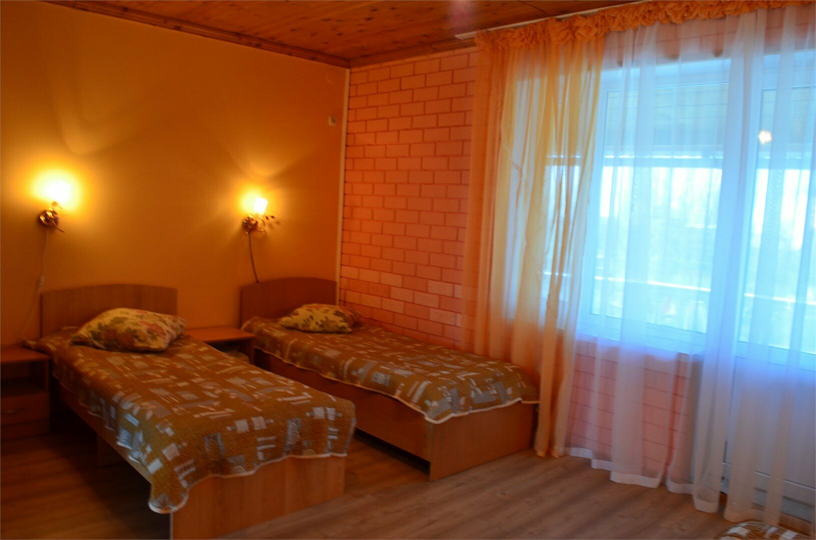 4 -х местный однокомнатный номер в главном корпусе с балконом