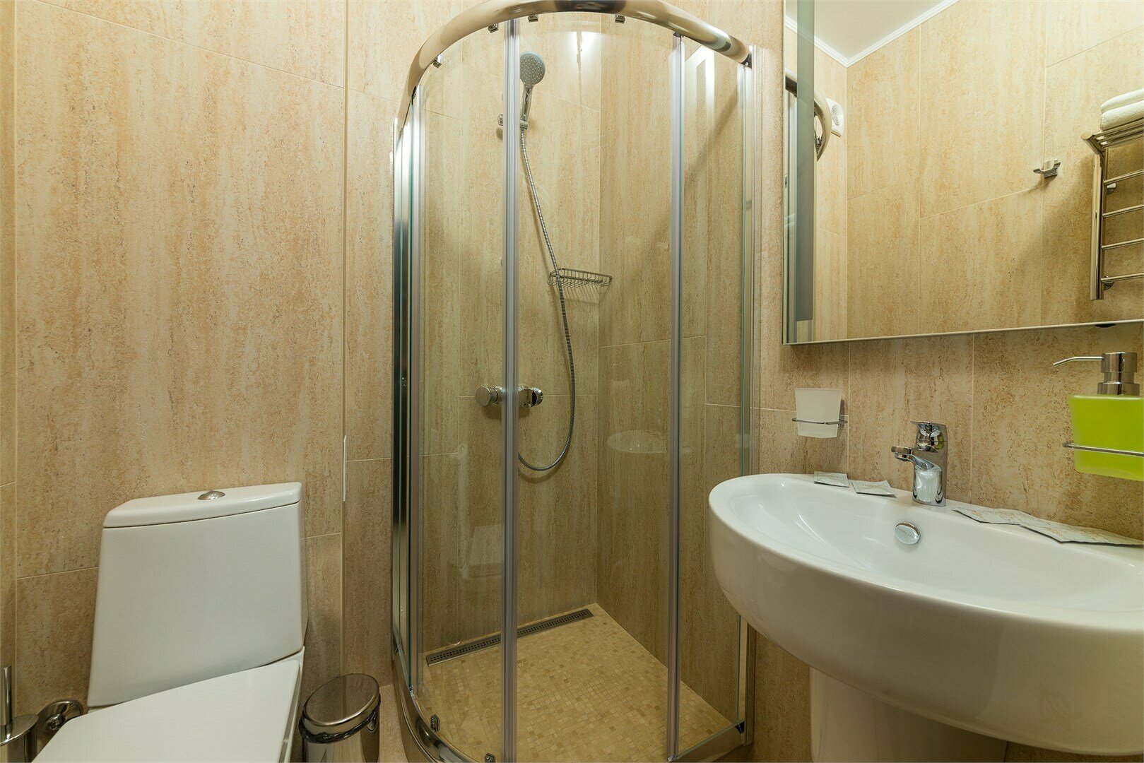 Двухместный номер с видом на ул. Горького