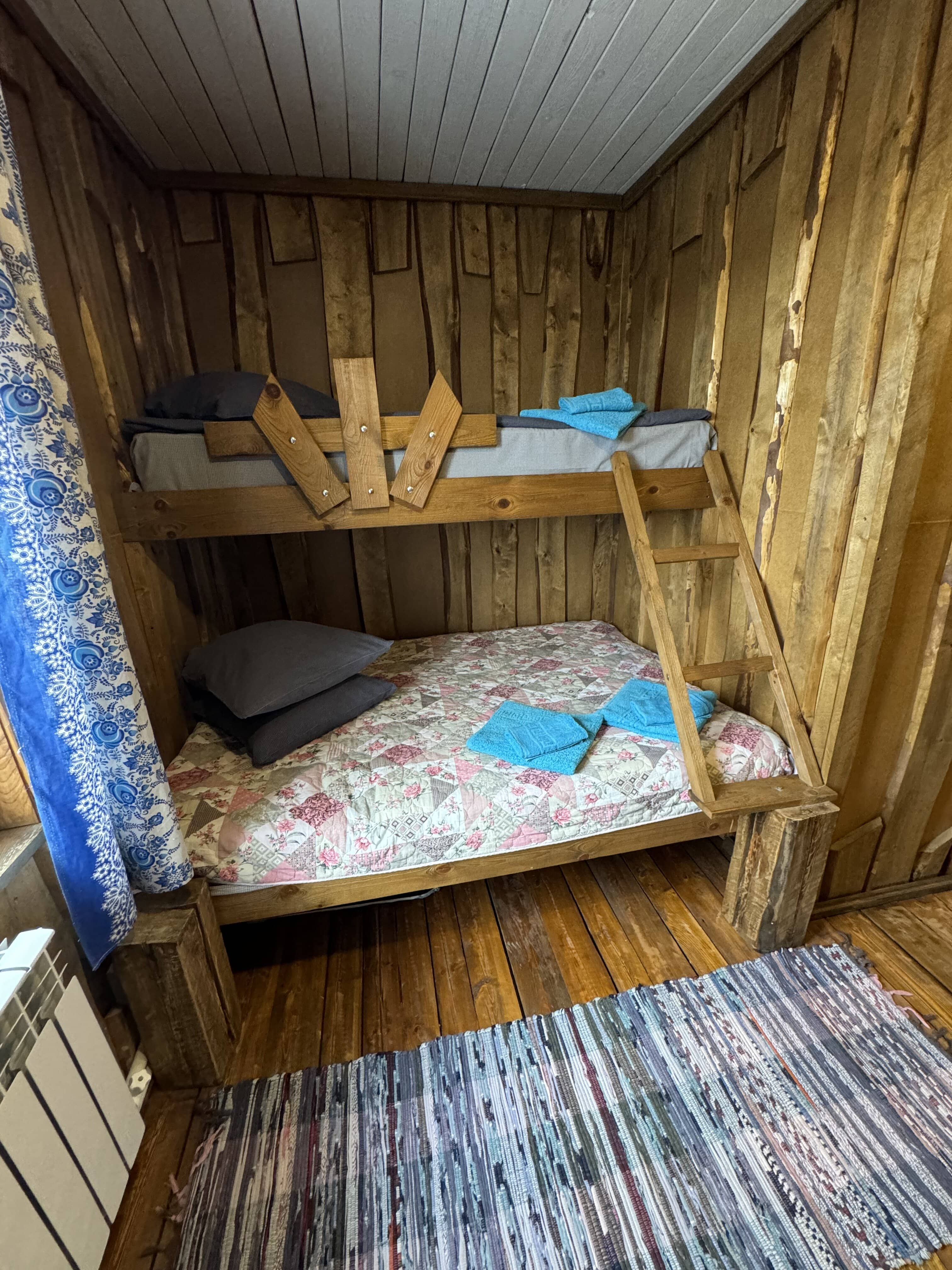 Трехместный номер «Комфорт» с душем