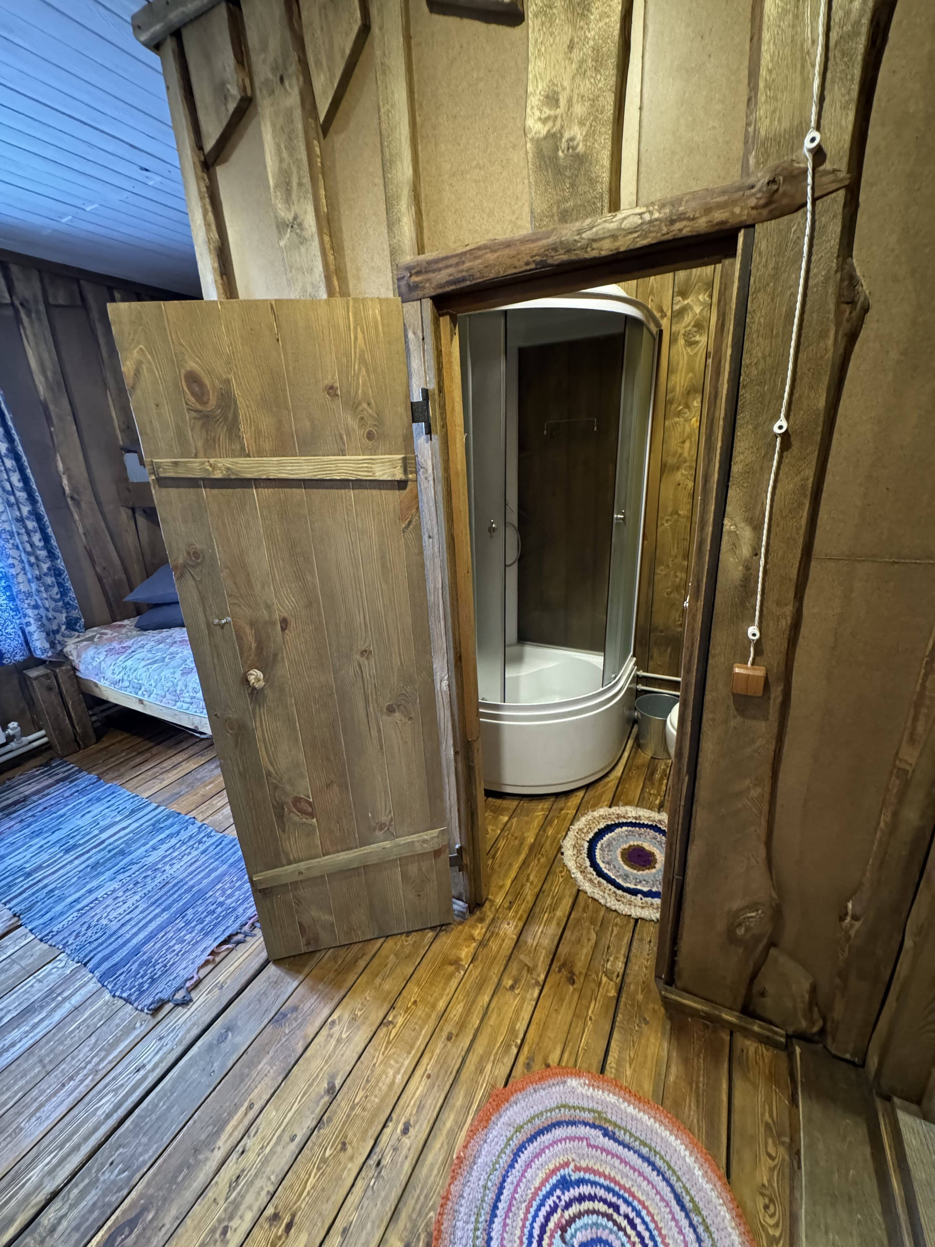 Трехместный номер «Комфорт» с душем