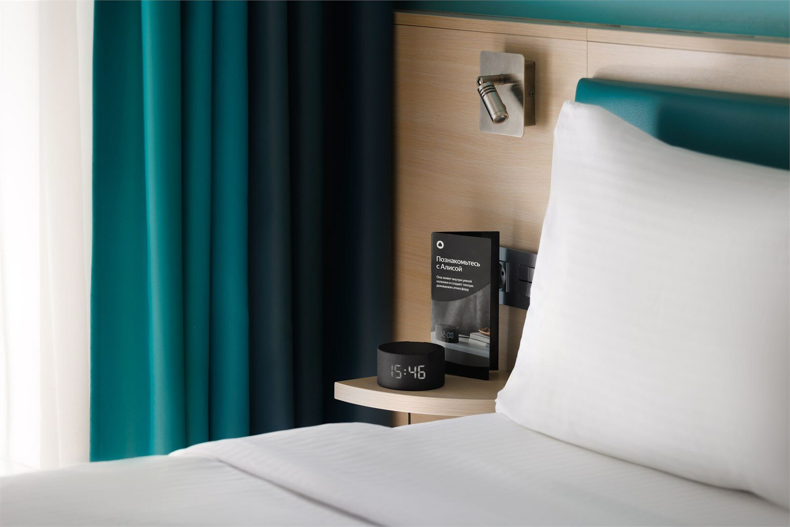 Улучшенный номер с кроватью размера «queen-size»