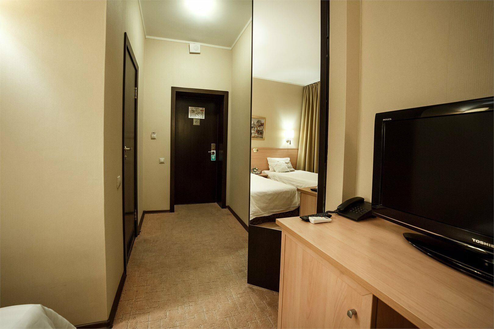 Стандарт с одной двуспальной кроватью