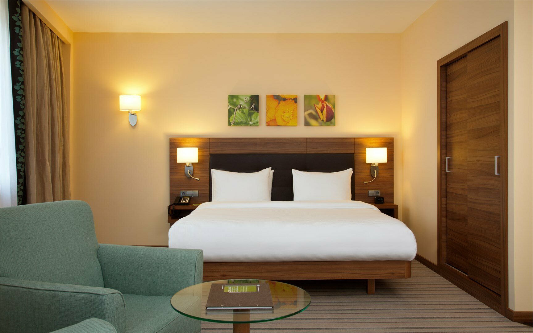 Джуниор Сюит