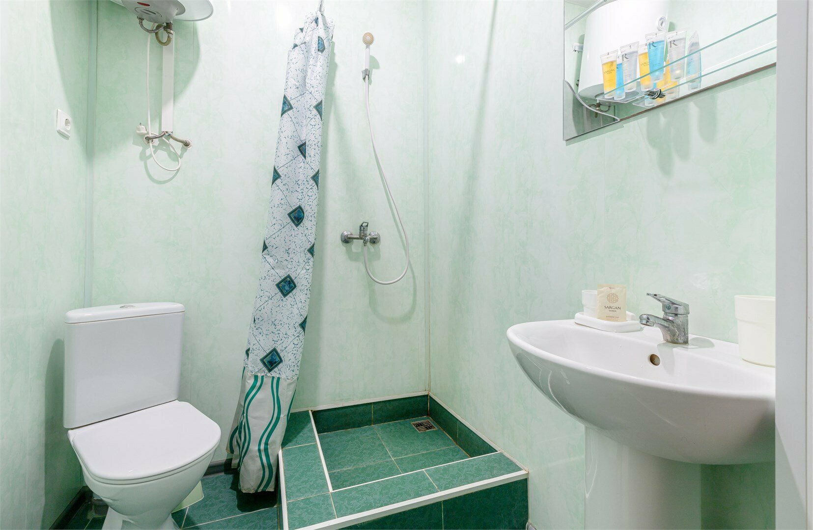 Трехместный