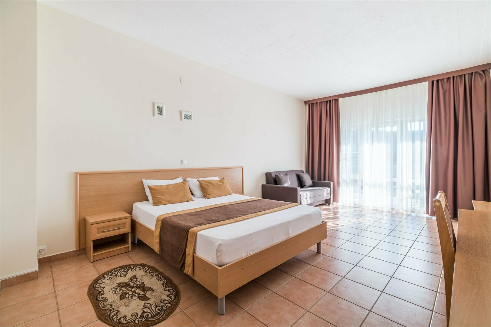 Стандарт улучшенный  с большой кроватью