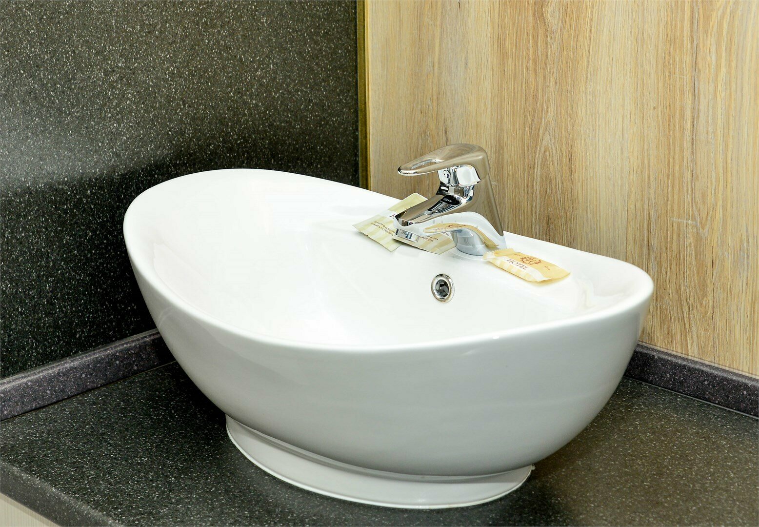 Одноместный номер с общим душем и туалетом