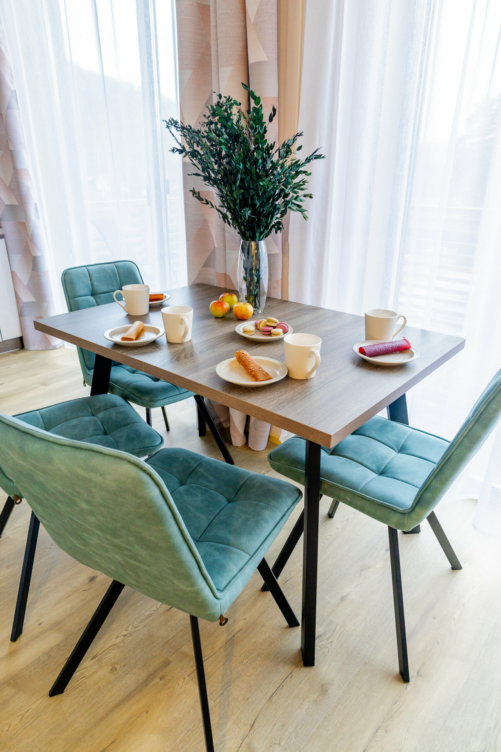 Семейный номер с видом на горы