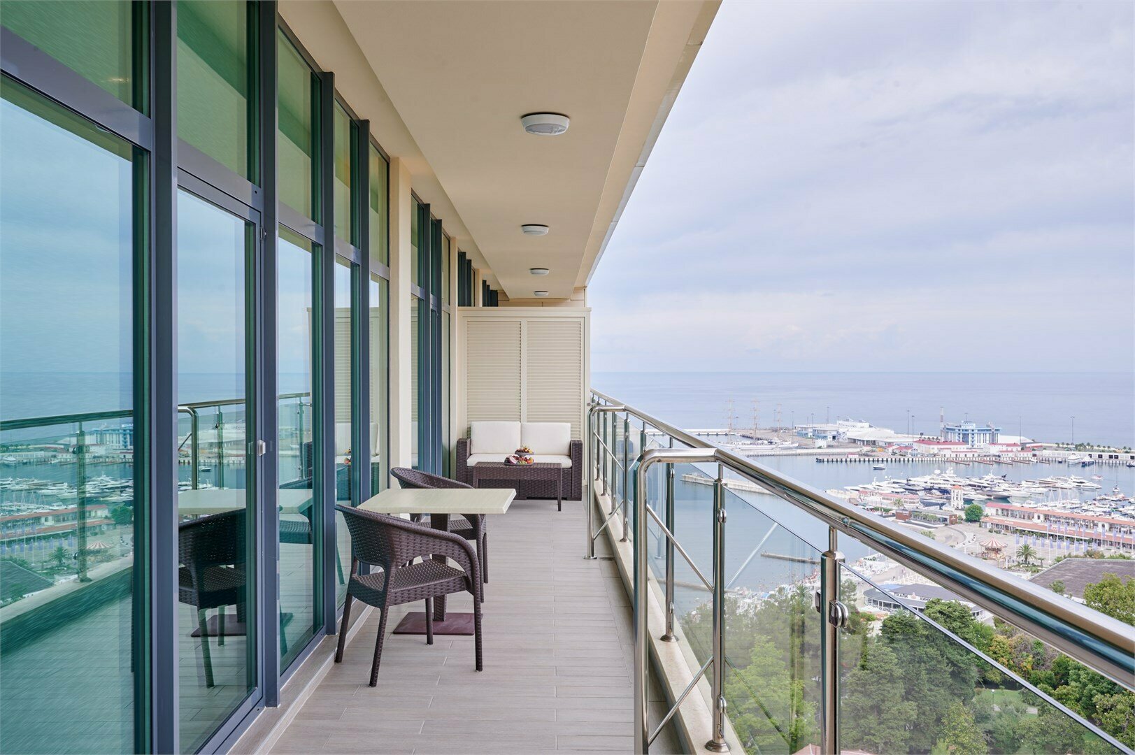 Номер Family Suite, с кухней-гостиной, 2 спальнями и террасой с видом на город