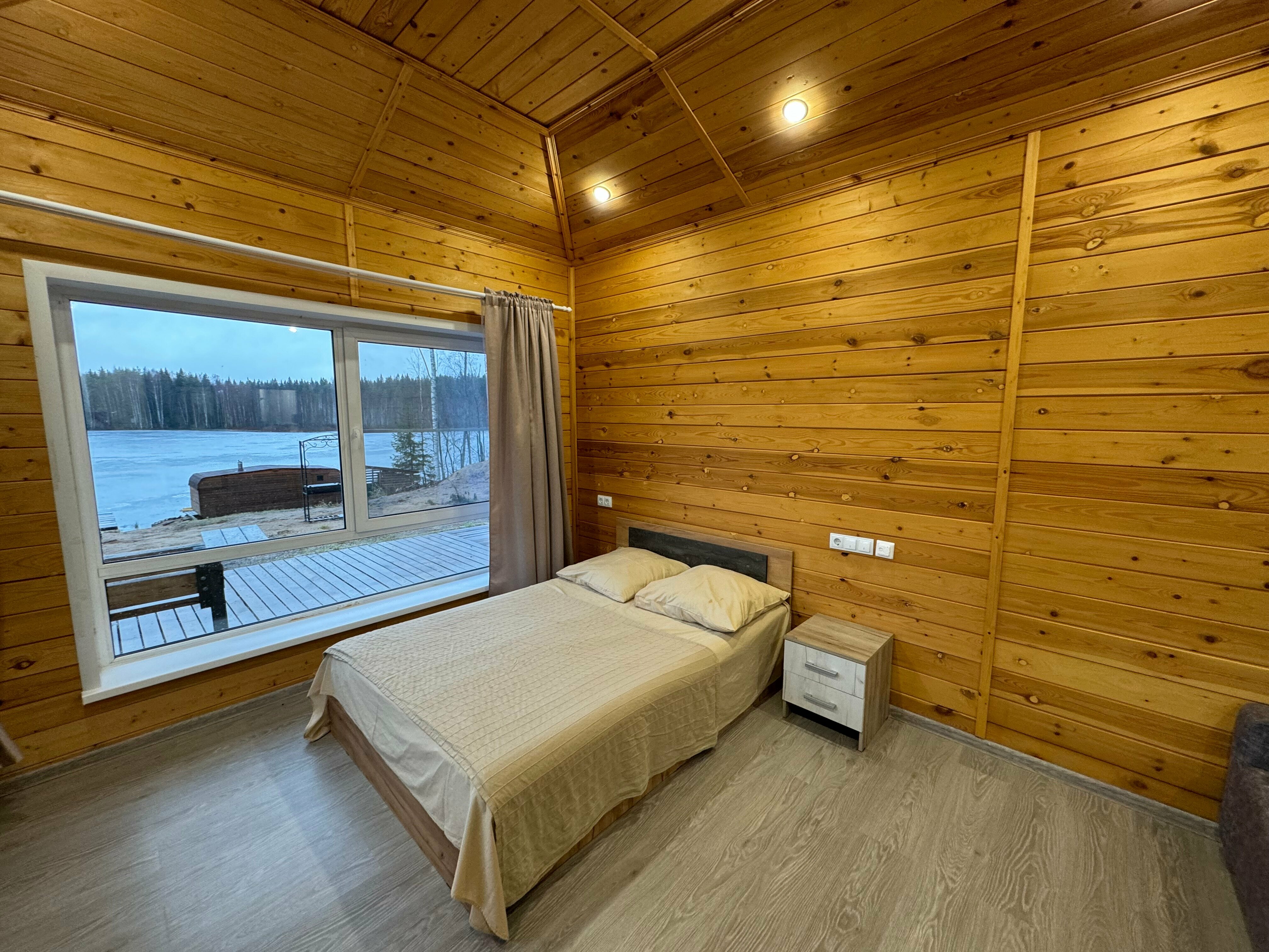 Дом с видом на озеро