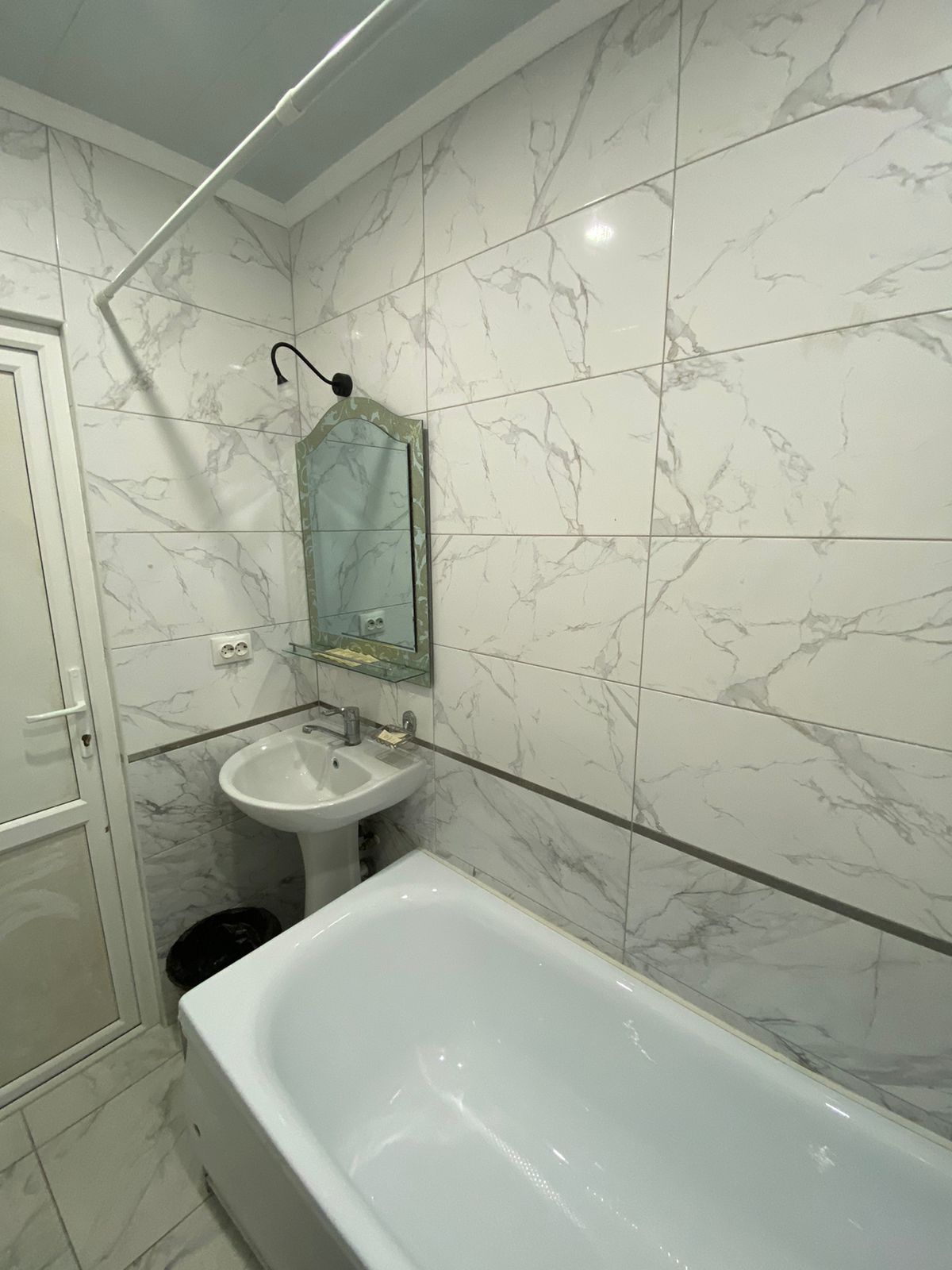 Трехместный номер с собственной ванной комнатой