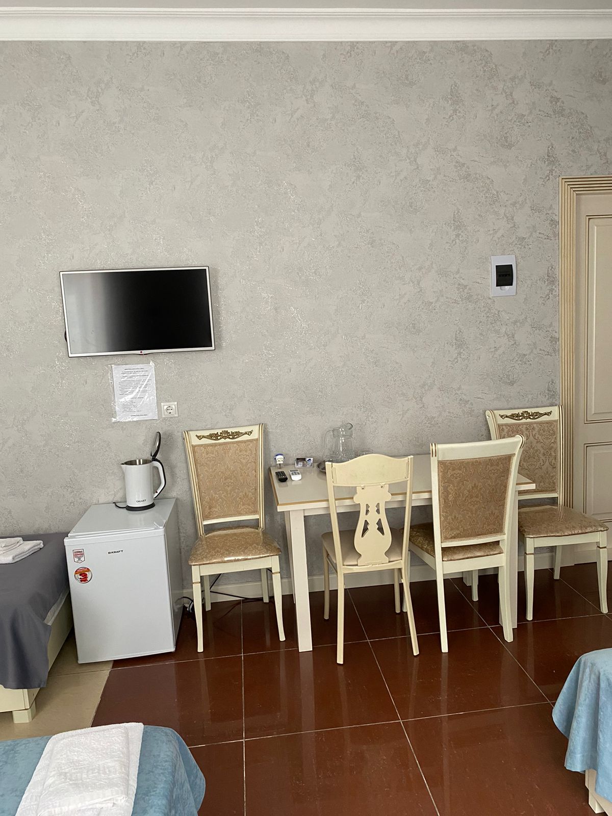 Четырехместный номер с ванной комнатой