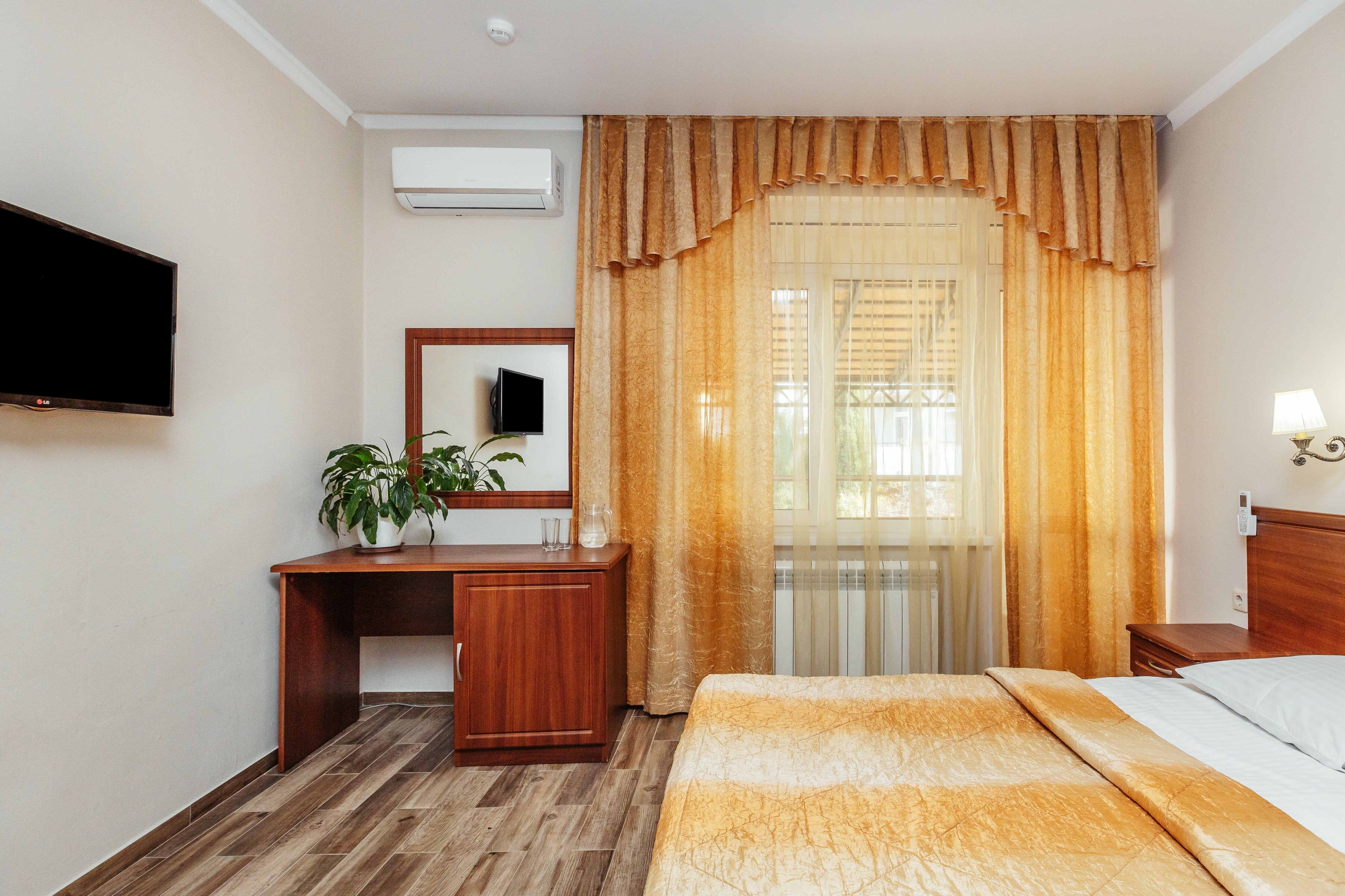 Трехместный номер с балконом