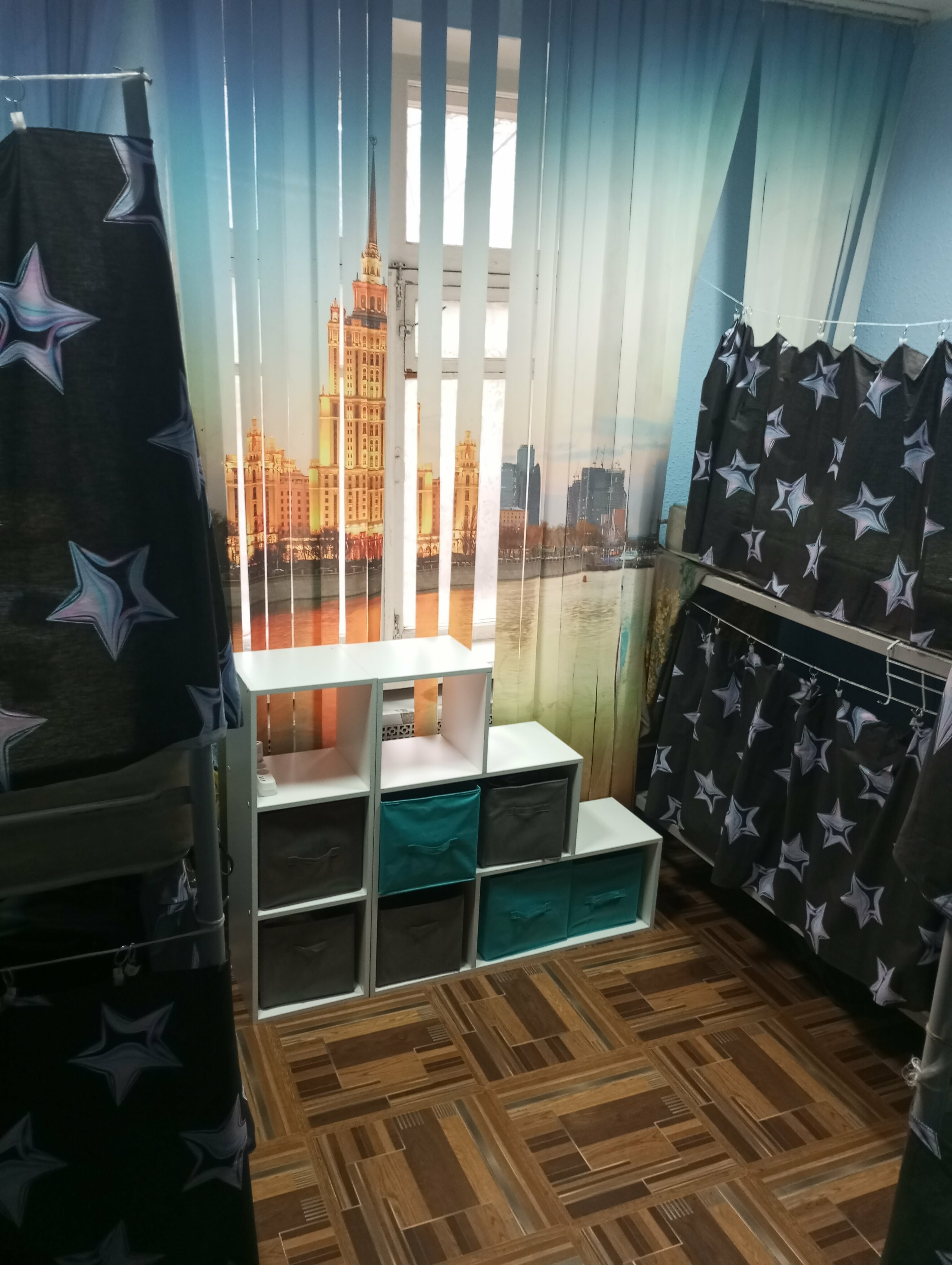 Общий номер для мужчин с 6 кроватями