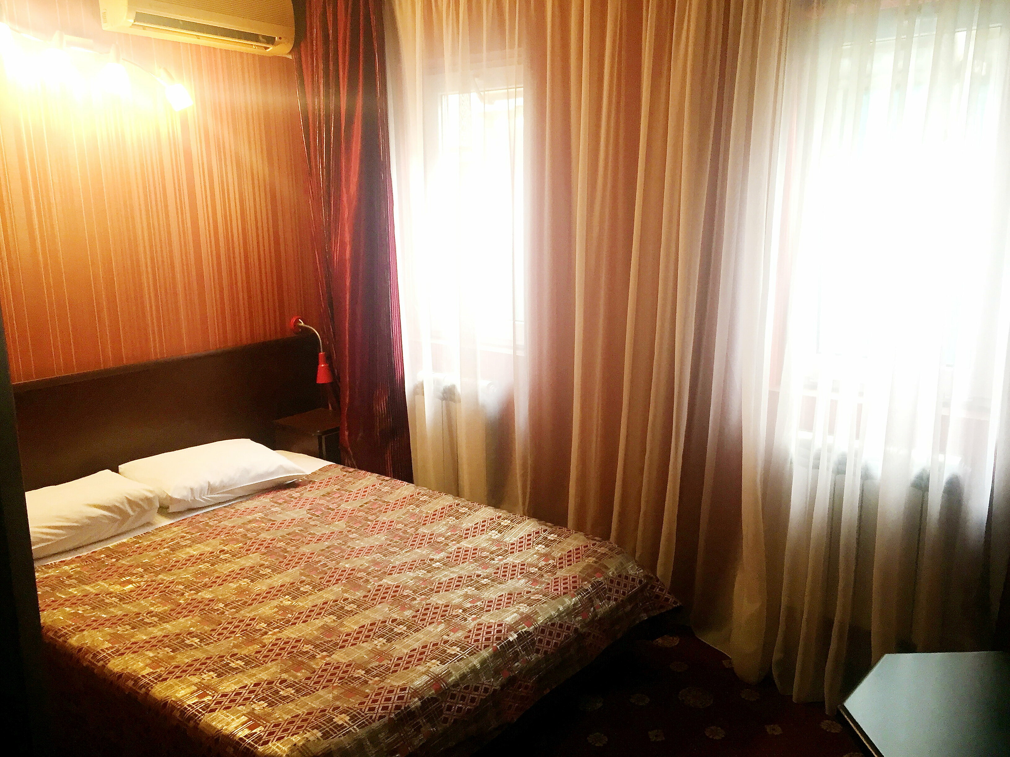 Небольшой двухместный номер с 1 кроватью