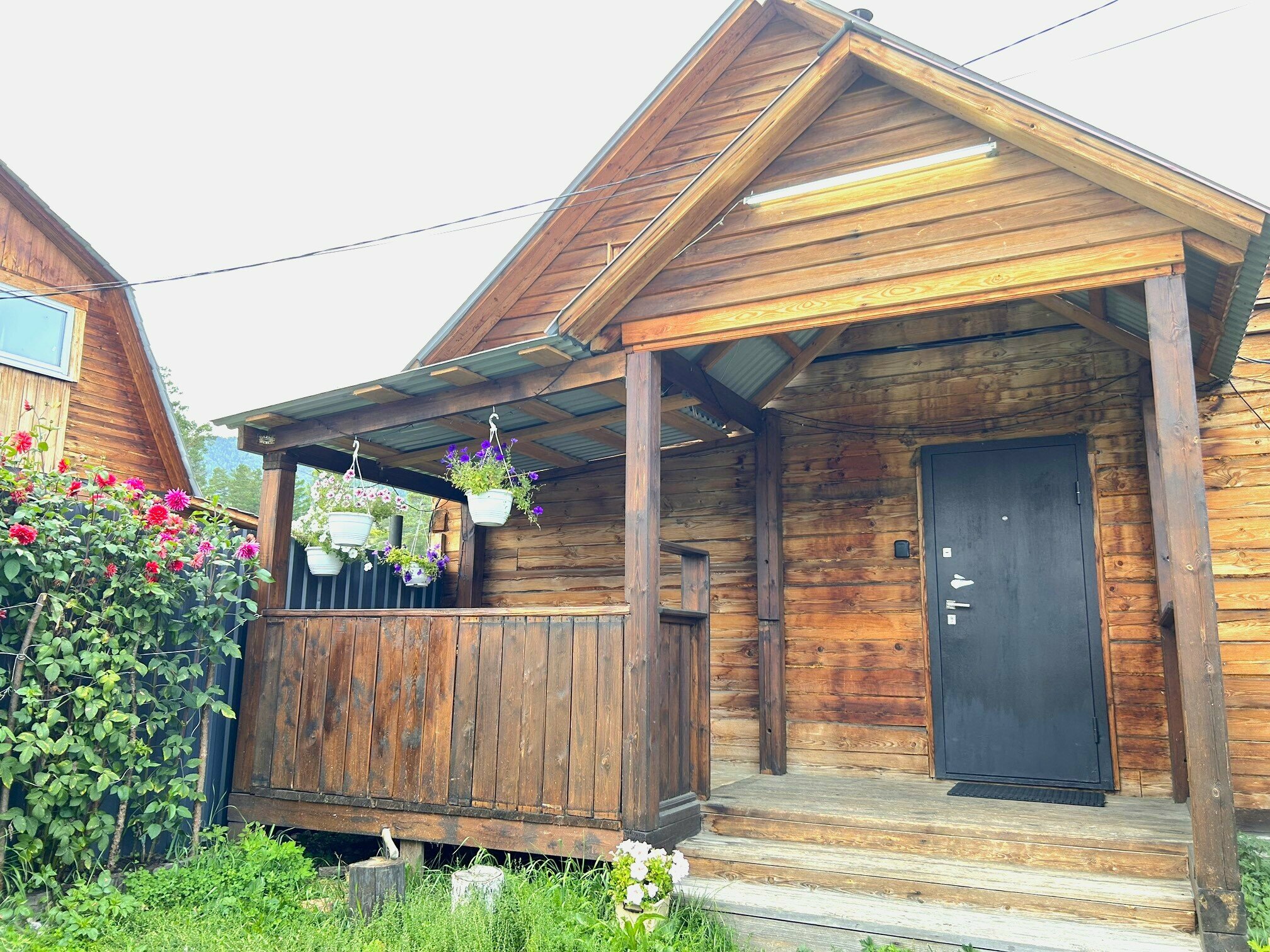 Трехместный номер с видом на горы