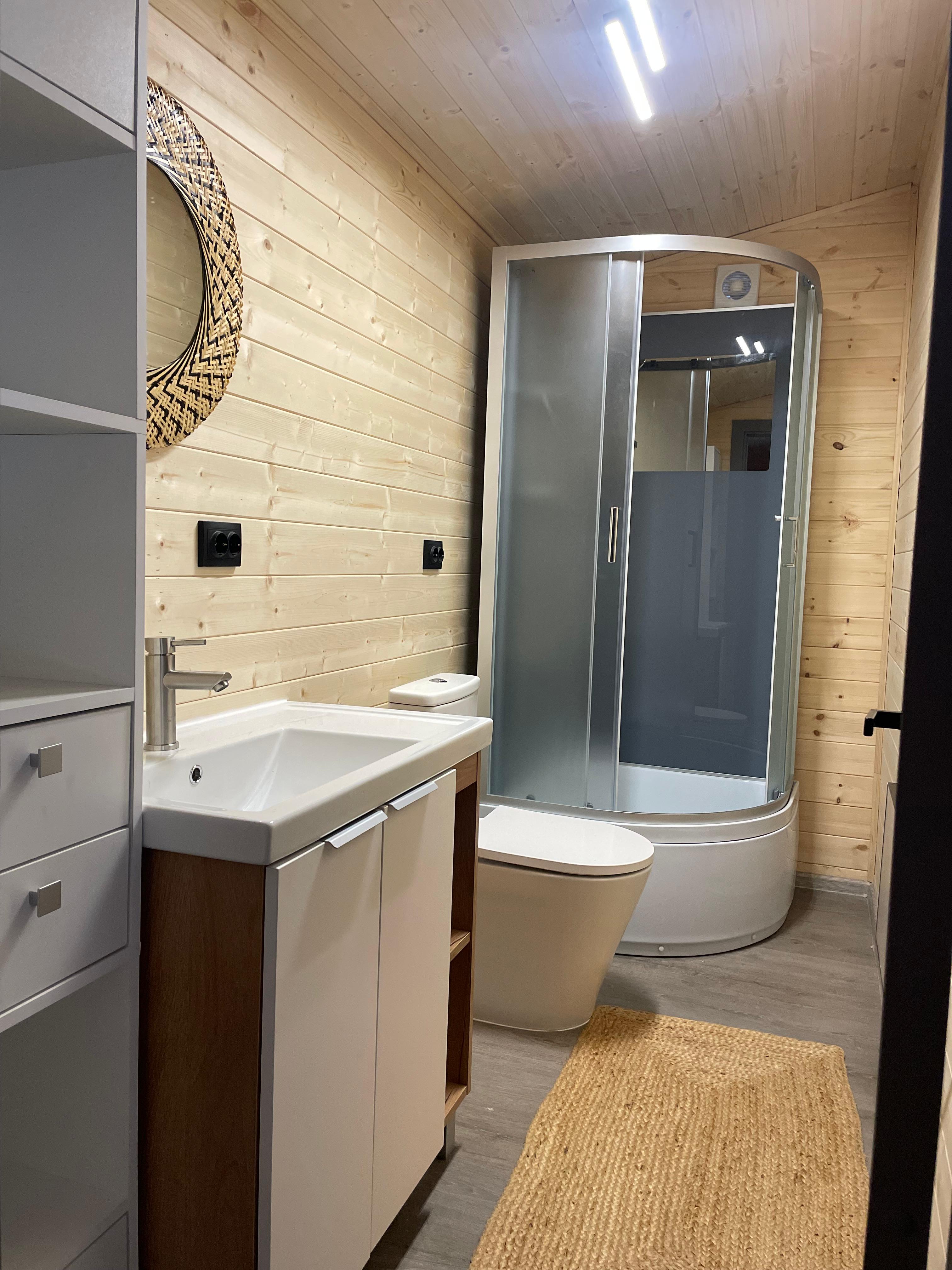 Коттедж с балконом