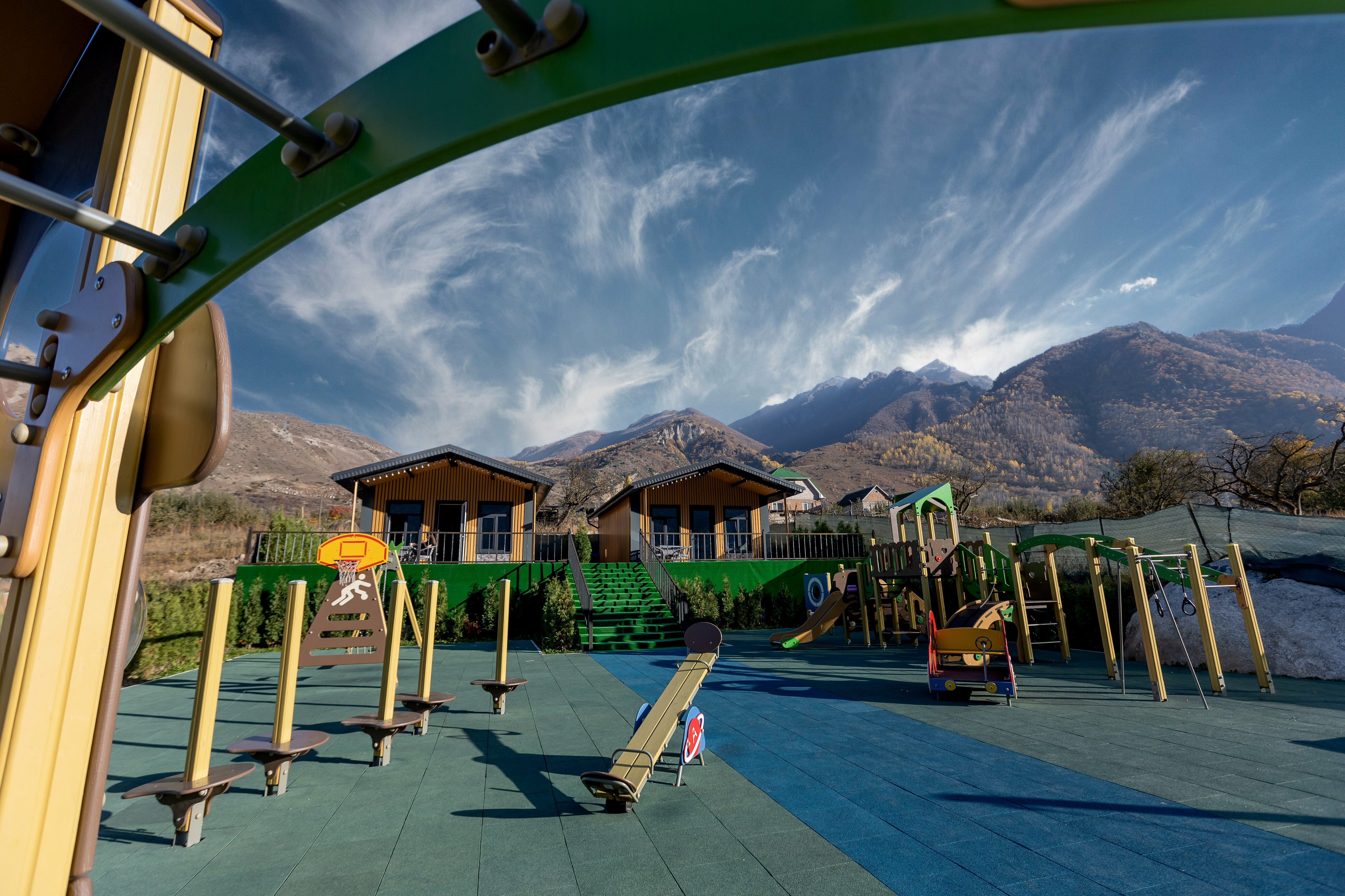 Семейный номер с видом на горы