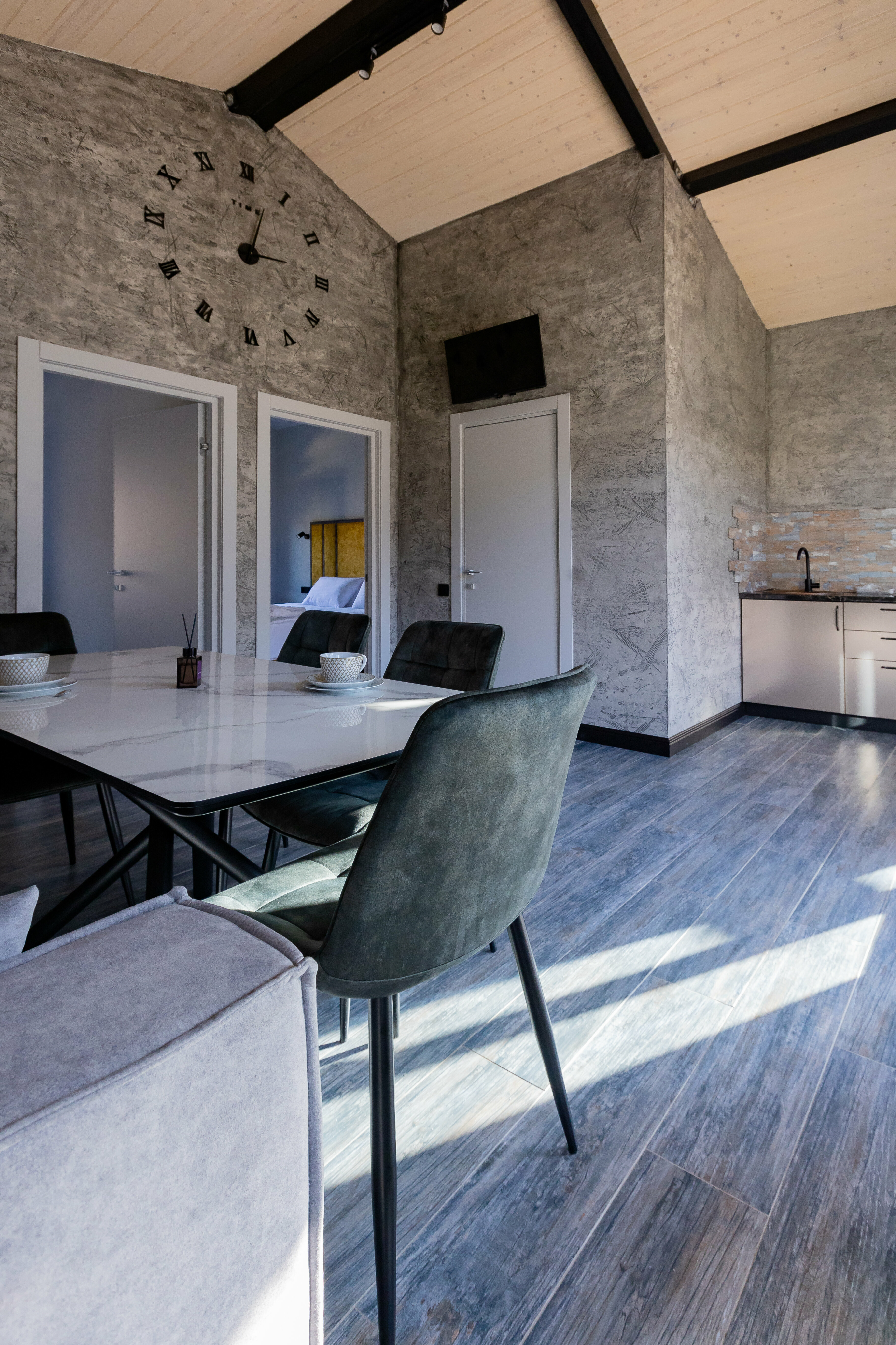 Семейный номер с видом на горы