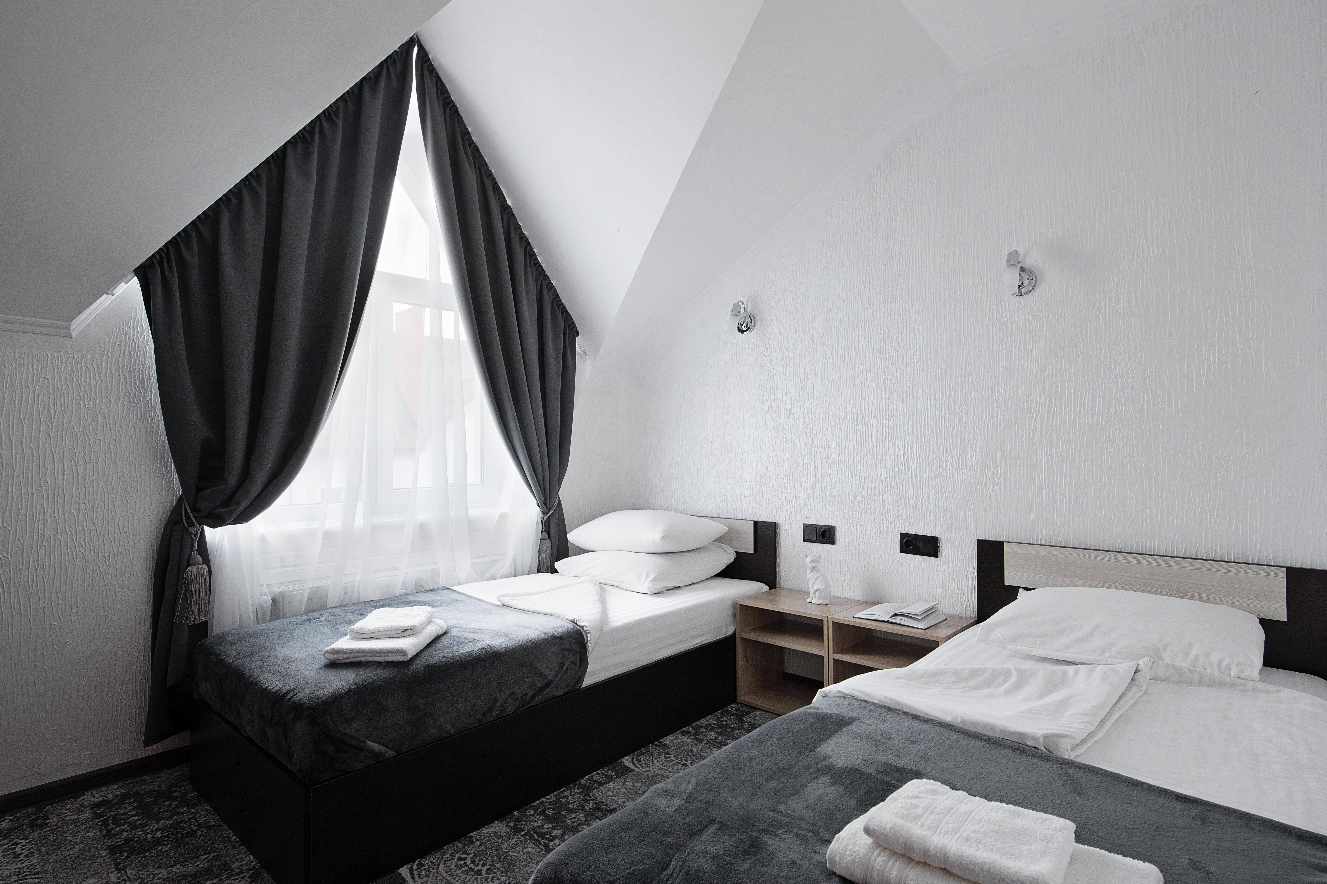 Семейный номер с видом на сад