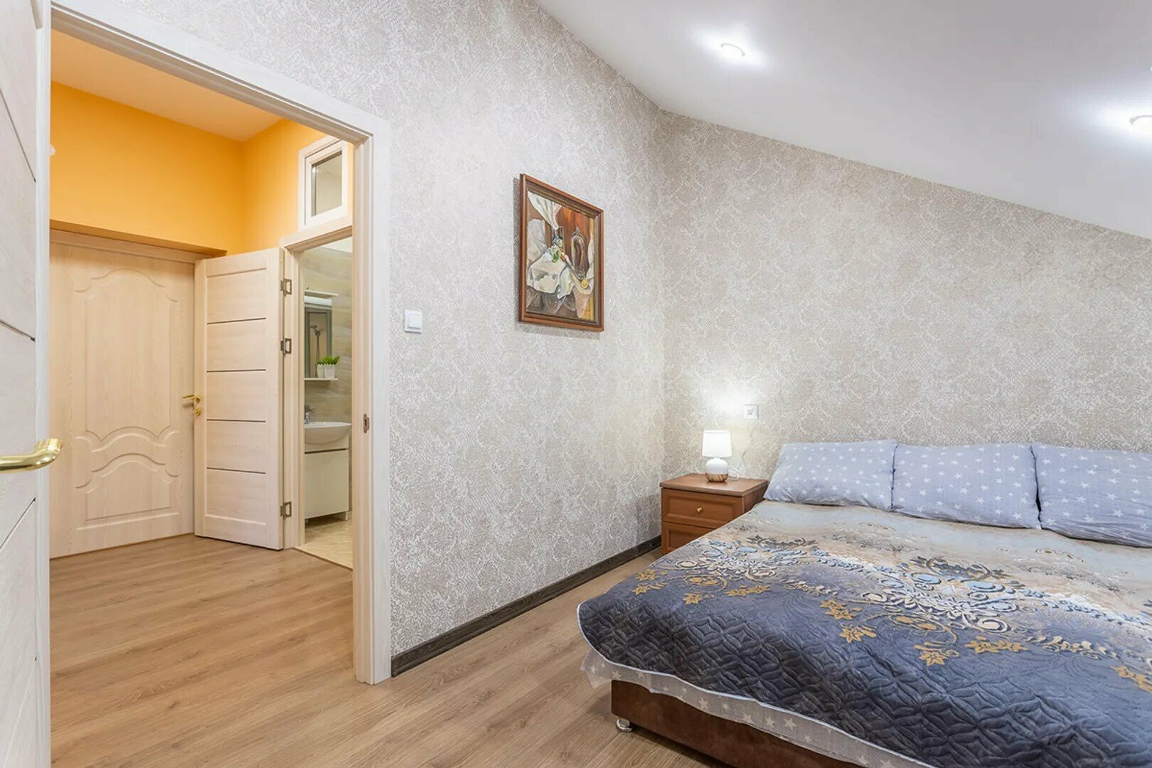 Большой двухместный номер с 1 кроватью