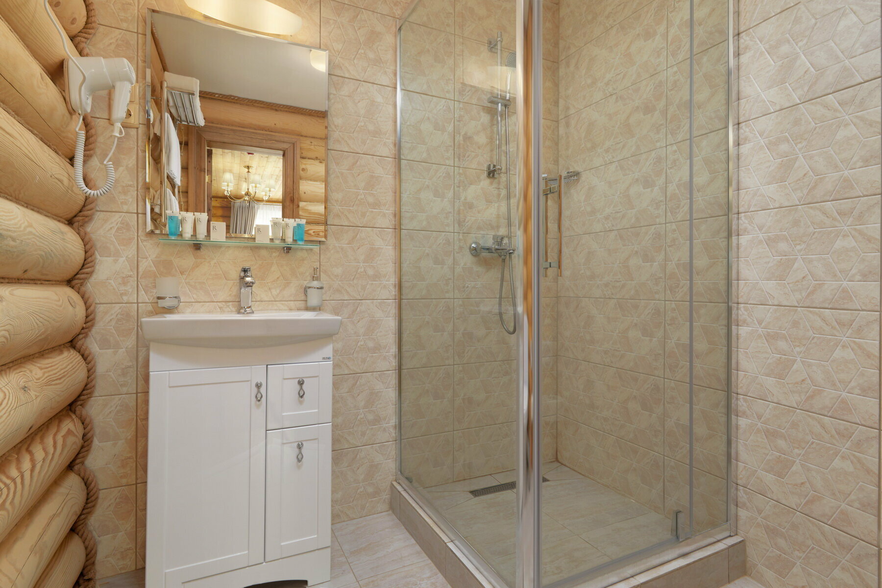 Двухместный номер с 2 отдельными кроватями и балконом