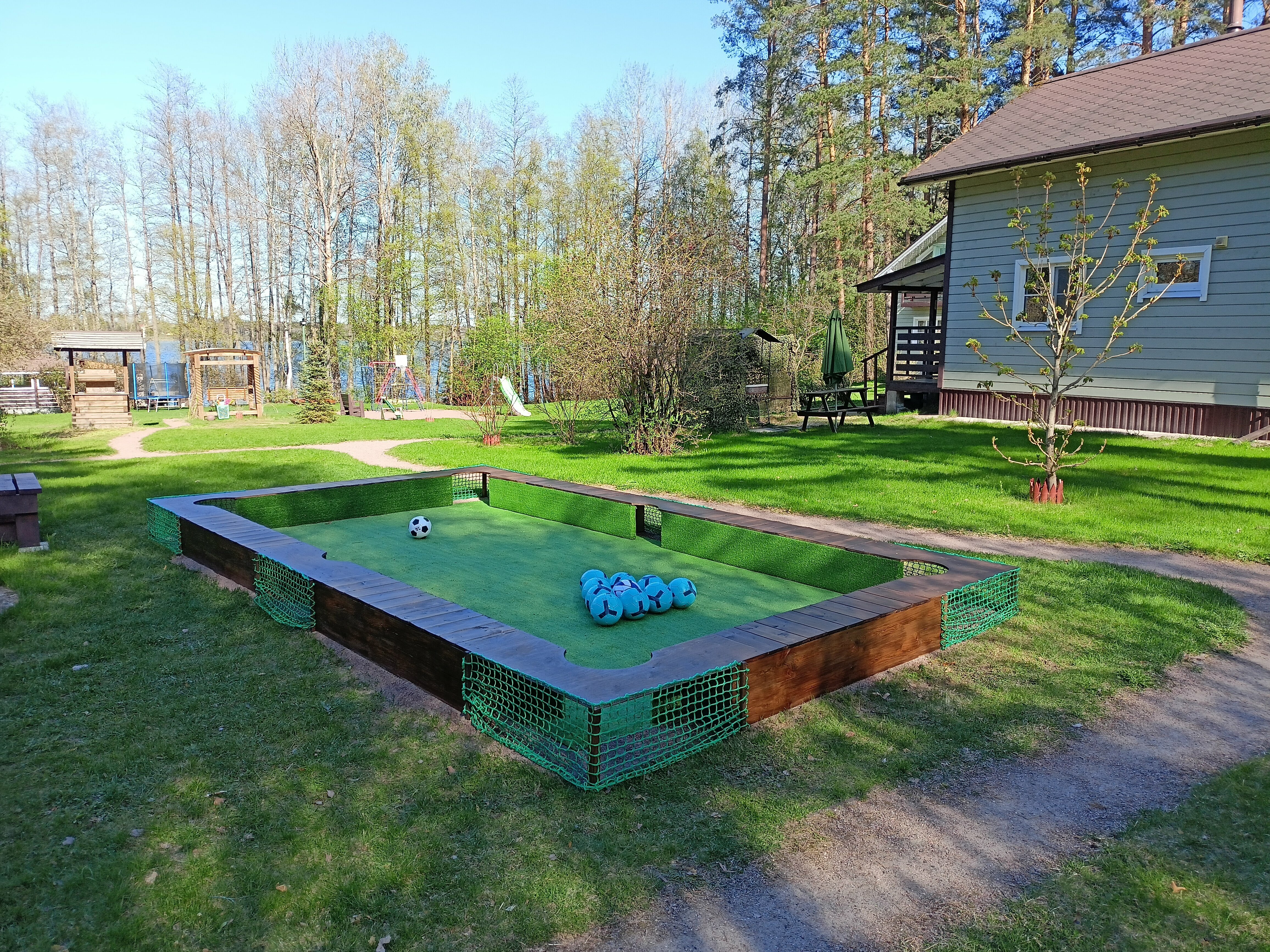 Коттедж с видом на озеро